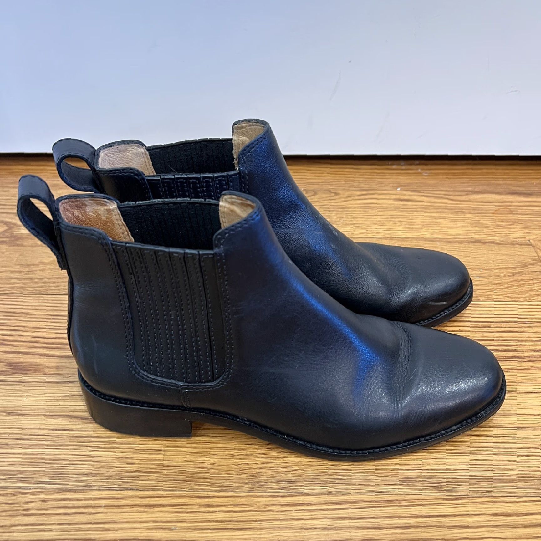 Madewell Madewell Chelsea Boots Black Leather Size 10 M Women Shoe Chelsea Boot Block Heel Size US 10 / IT 40 - 4 Thumbnail