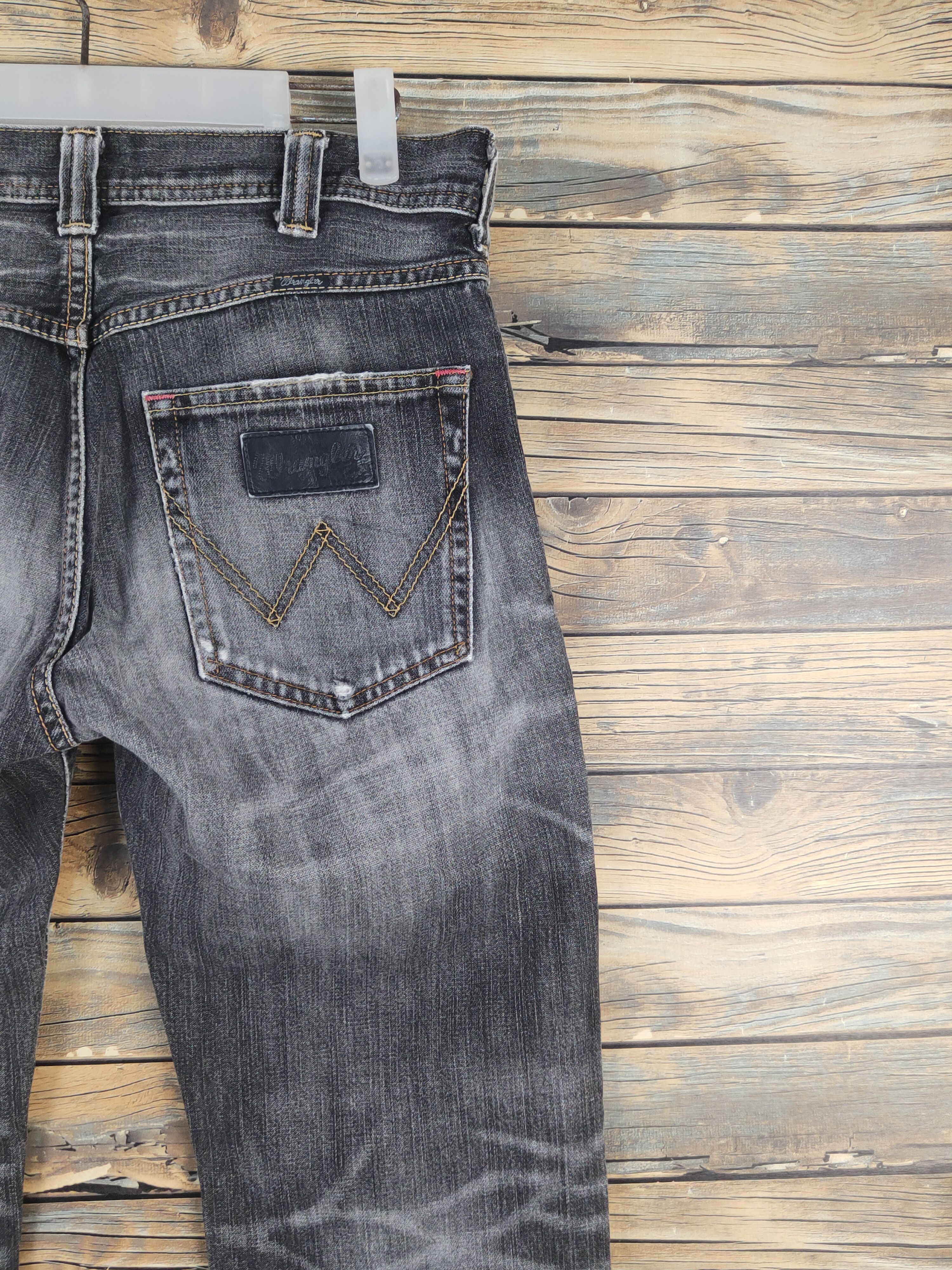 Vintage Wrangler Black Distressed Ripped denim Jeans #W1602 Size US 30 / EU 46 - 11 Thumbnail