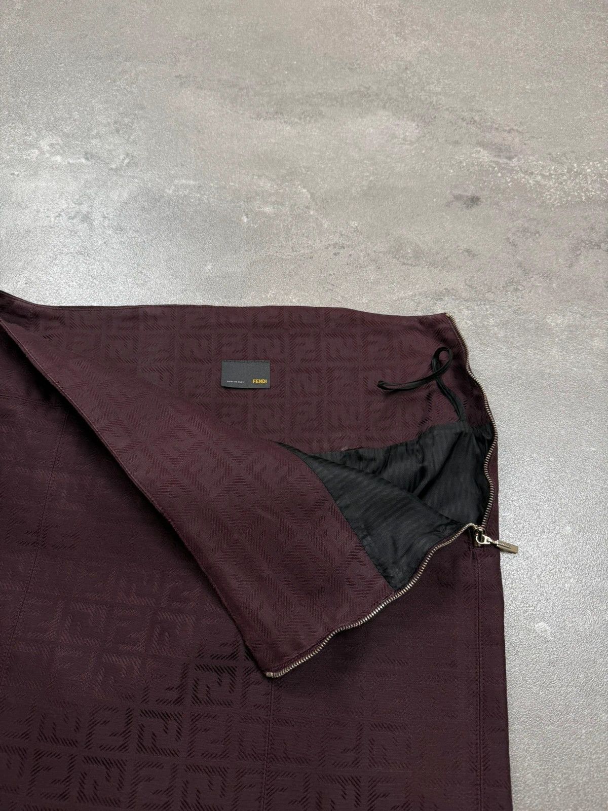 Fendi Fendi skirt monogram luxury old money street wear Size 30" / US 8 / IT 44 - 4 Thumbnail