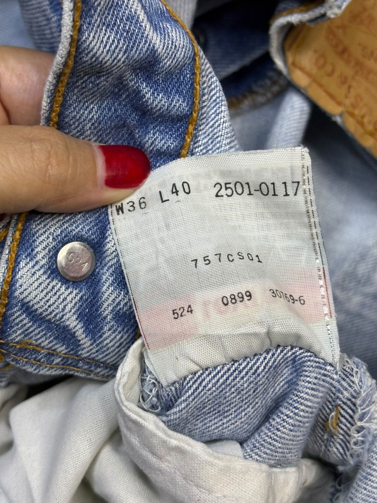 Levi's Vintage 90s Levis 501xx Blue Wash Patched Ripped Baggy Jeans Size US 33 - 10 Thumbnail