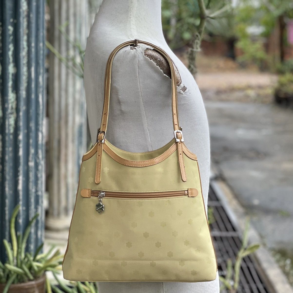 Designer × Japanese Brand Marie Claire Drawstring Tote Bag Size ONE SIZE - 4 Thumbnail