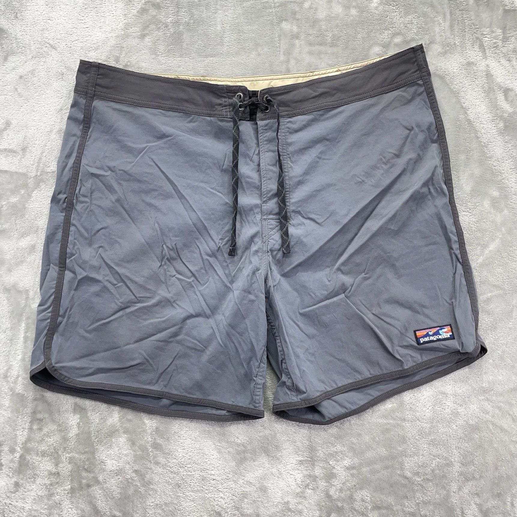 Patagonia Patagonia Bottom Men 40 Surf Wavefarer Scallop Hem Beach Swim 7" Gray Nylon Spandex Quick Dry Pockets Drawstring Board Shorts Vintage No Size US 40 / EU 56 - 2 Thumbnail