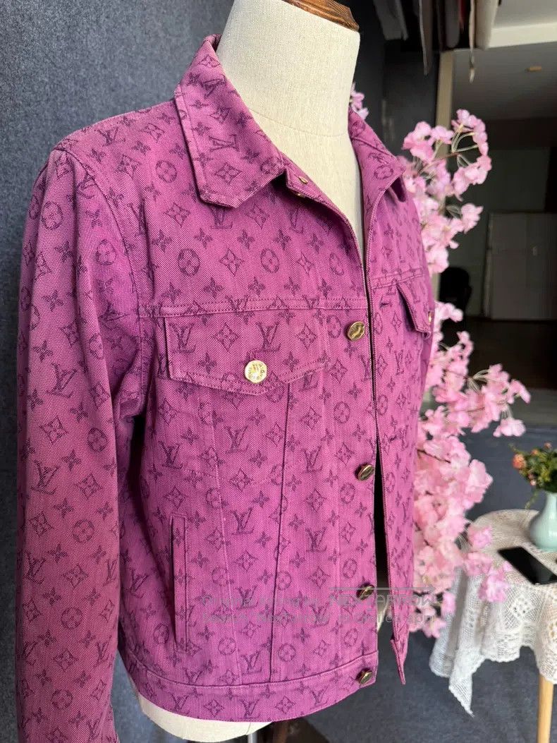 Louis Vuitton Louis Vuitton Purple full-print denim jacket Size US M / EU 48-50 / 2 - 2 Thumbnail