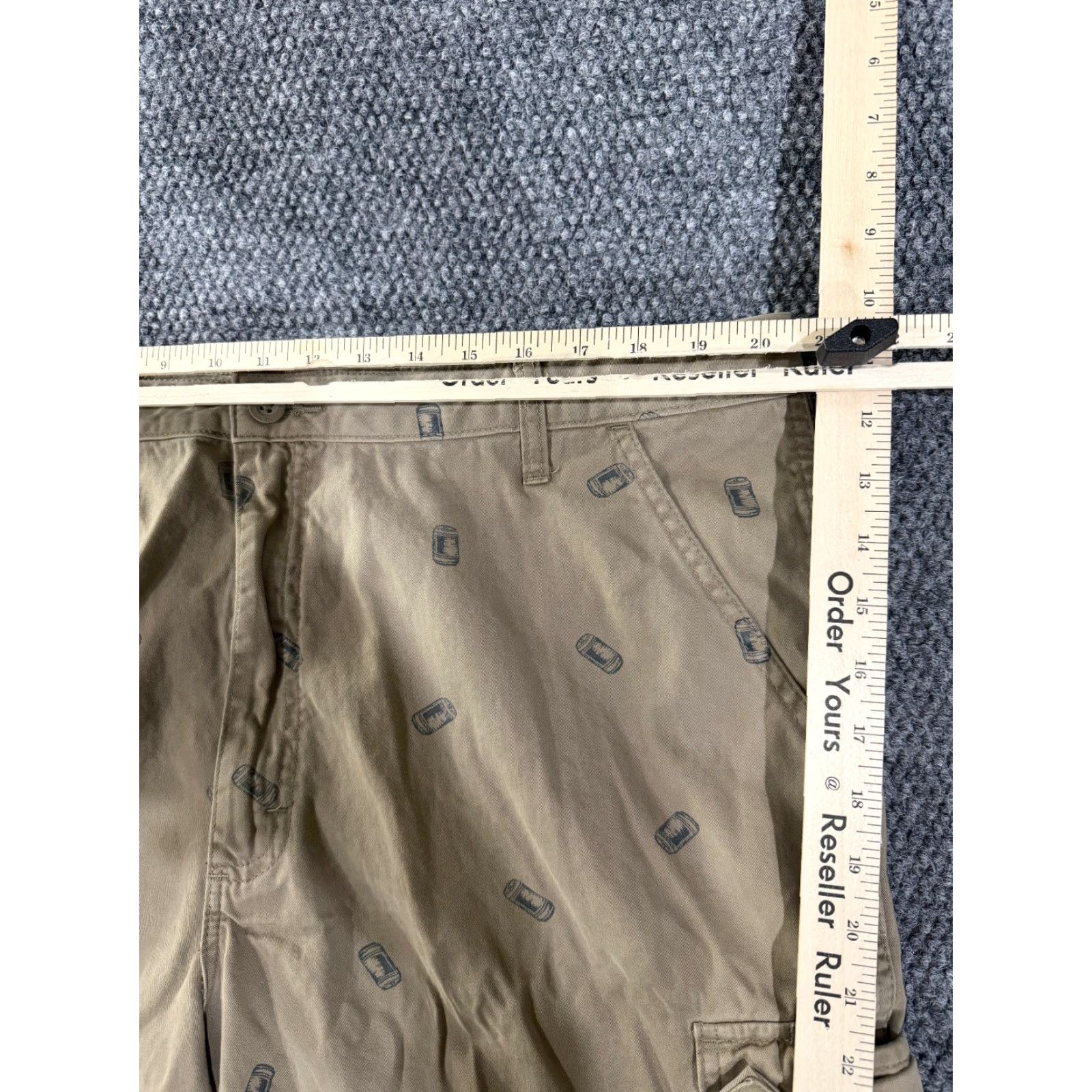 Wrangler Wrangler Cargo Shorts Mens 42 Beige Printed Casual Pockets Beer Cans Cargo Pocket Zip Front 10in Inseam Regular Waist 42 Summer Spring Mens Size US 42 / EU 58 - 3 Thumbnail
