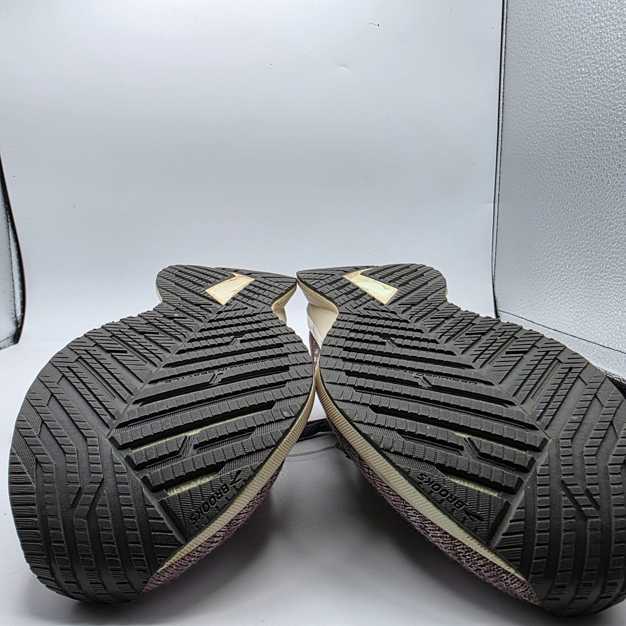 Brooks Brooks Levitate 4 Womens Size 6 Purple Running Shoes Cushion Size US 6 / IT 36 - 12 Thumbnail