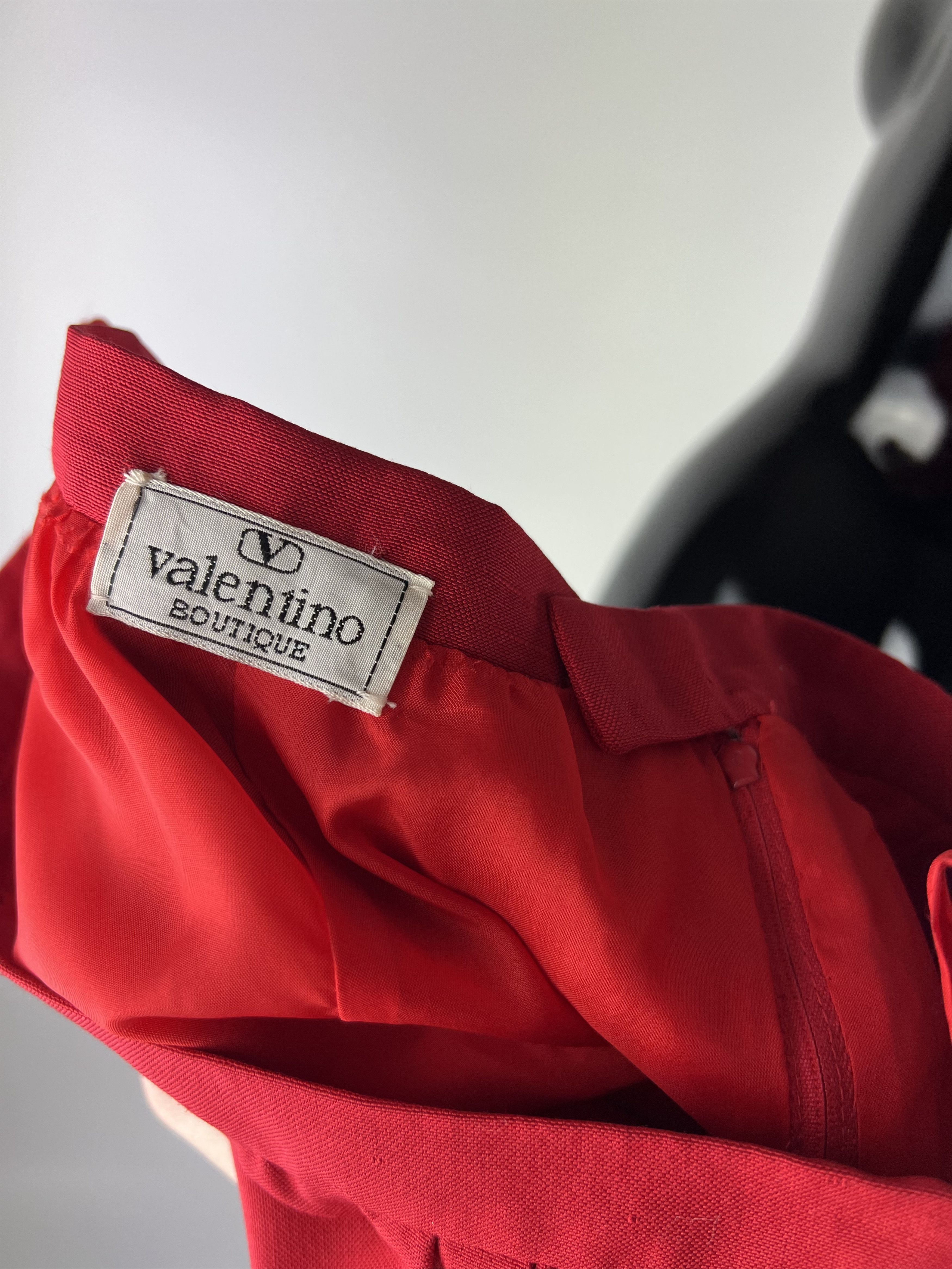 Valentino × Vintage Rare Vintage Valentino Boutique Red Midi Skirt Size 10 Size 27" / US 4 / IT 40 - 5 Thumbnail