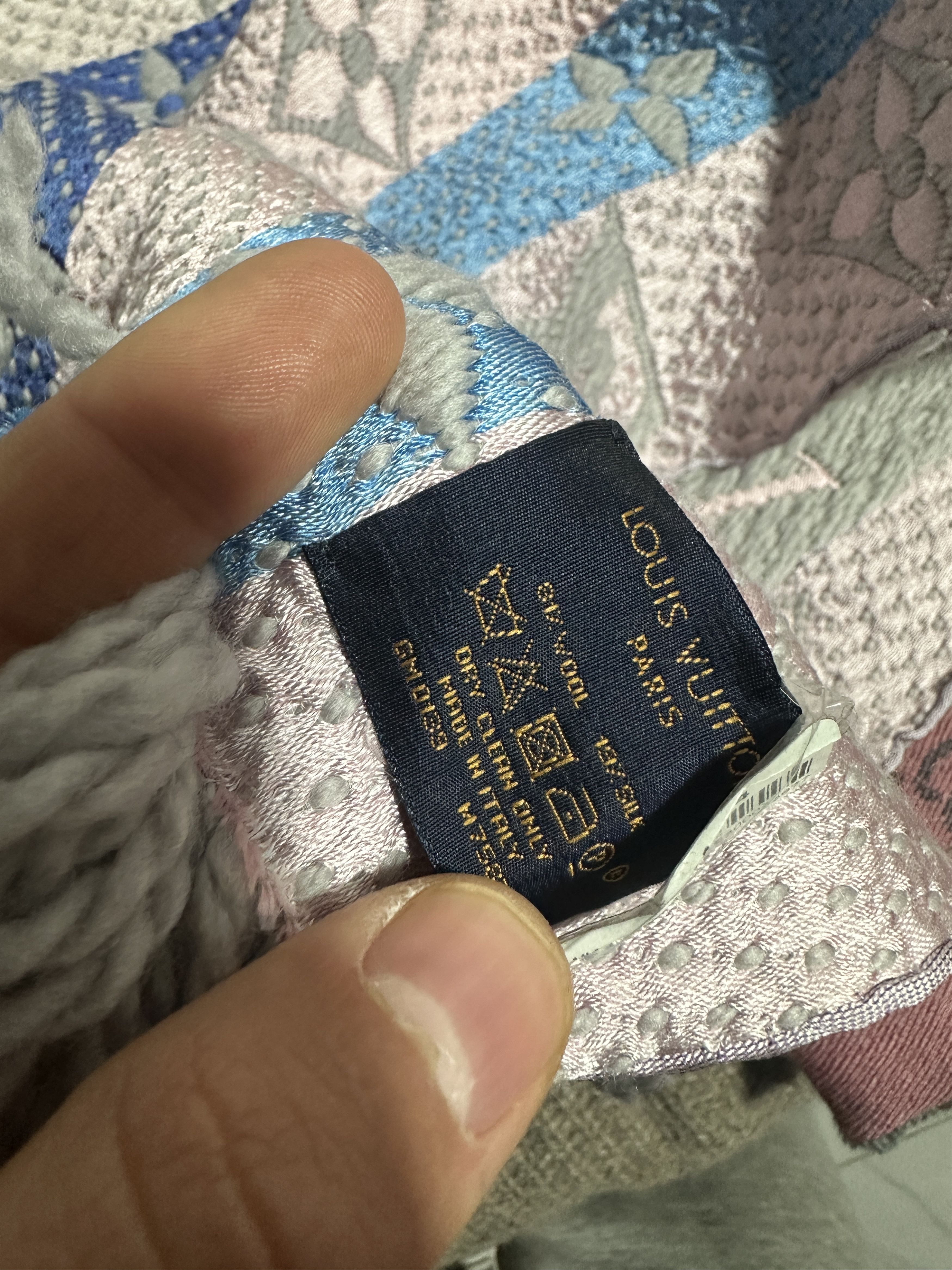 Louis Vuitton Louis Vuitton Monogram Embroidered Wool Silk Scarf Wrap Size ONE SIZE - 14 Thumbnail