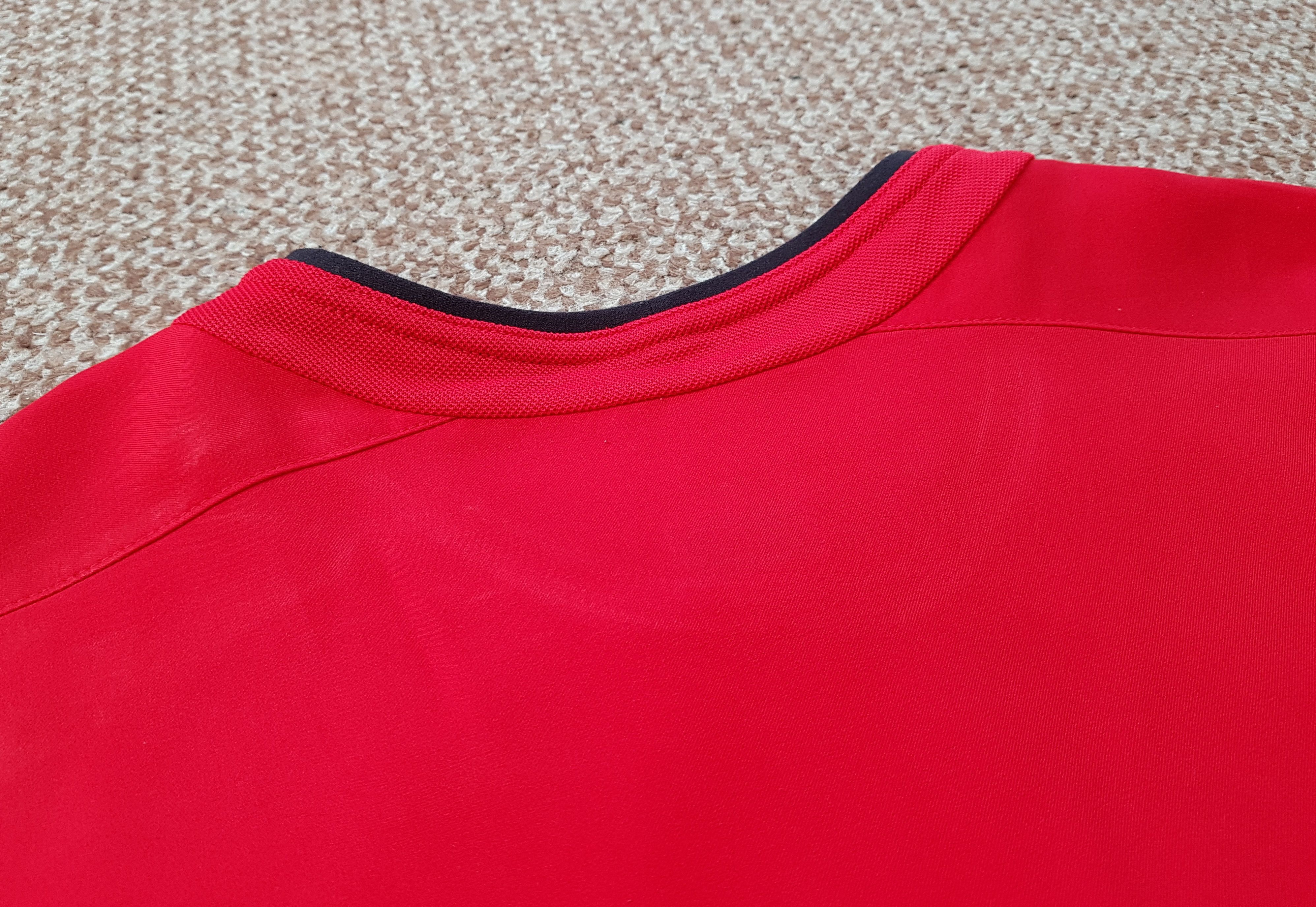 Nike MANCHESTER UNITED 2002 2004 NIKE HOME JERSEY SOCCER VODAFONE Size US XL / EU 56 / 4 - 20 Thumbnail