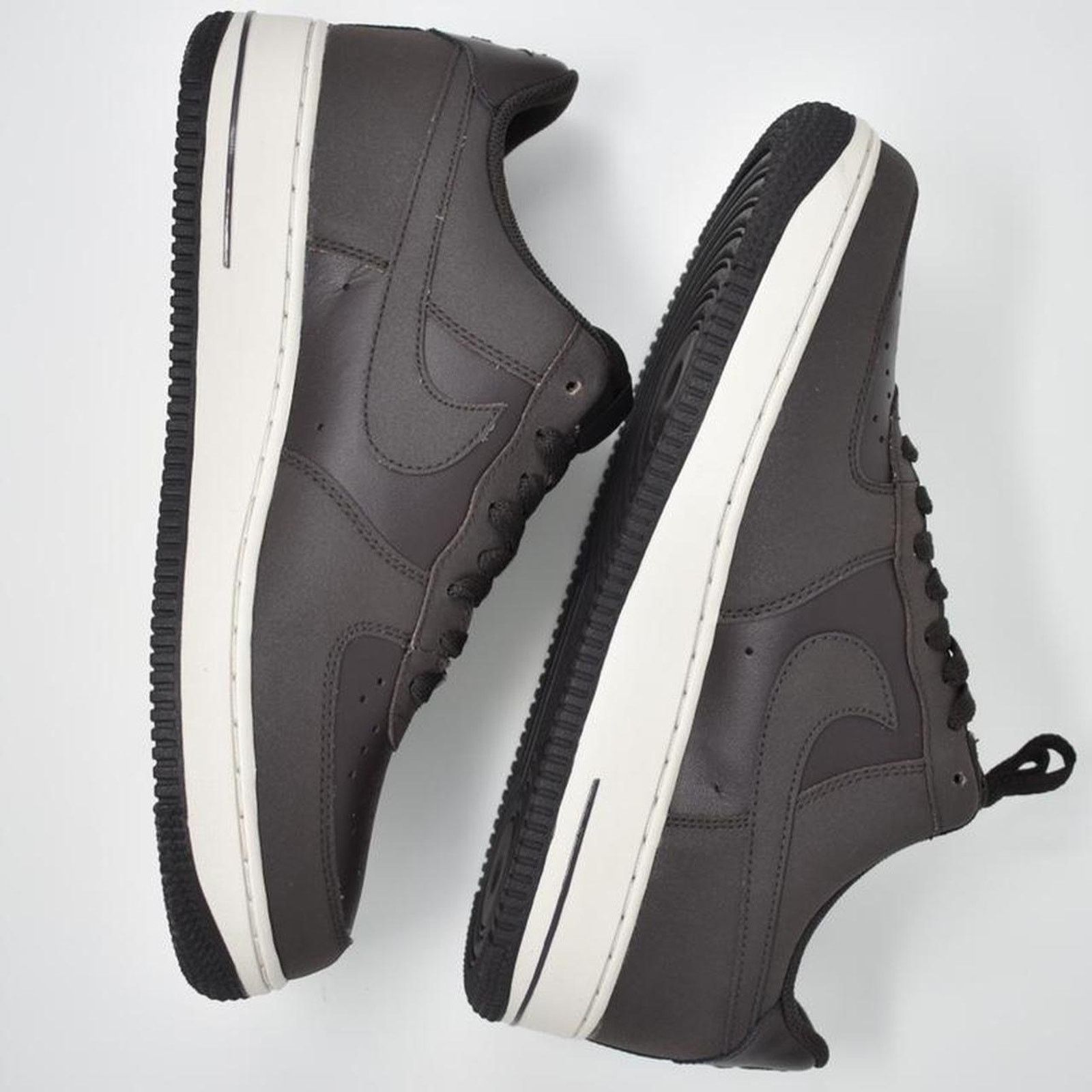Nike 2011 Nike Air Force 1 Low “Mocha” Size US 9.5 / EU 42-43 - 4 Thumbnail