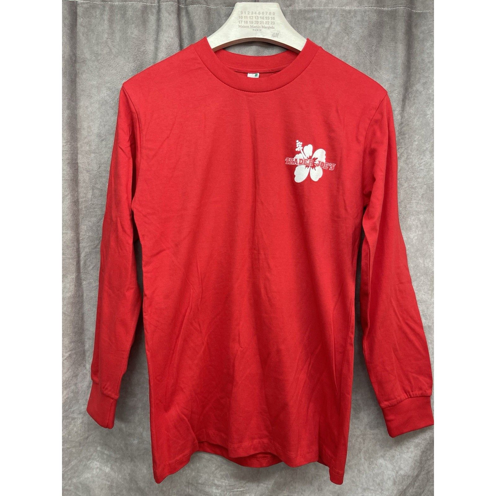 Other Trader Joe's Red Long Sleeve Shirt Hibiscus Flower Crewneck Size US S / EU 44-46 / 1 - 2 Thumbnail