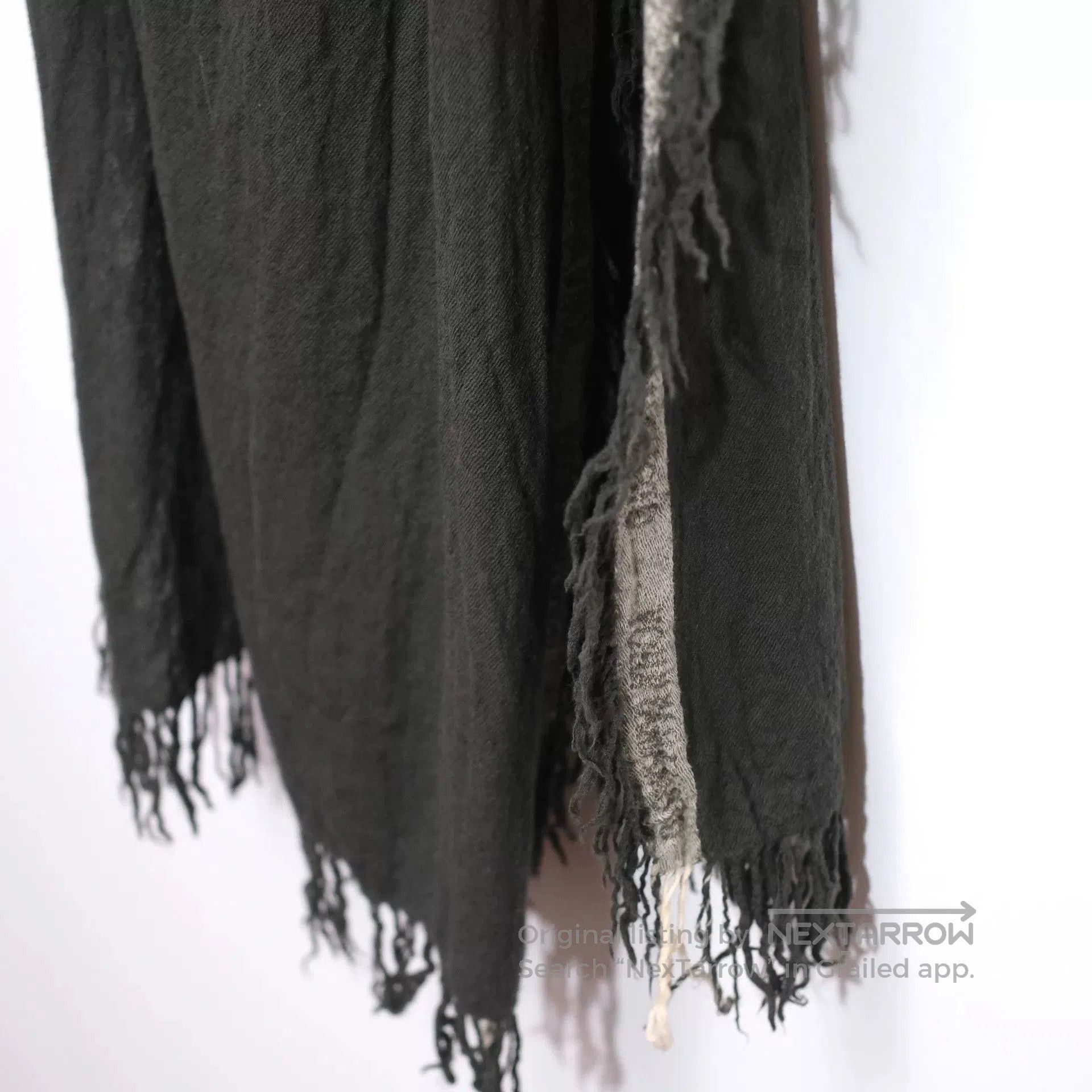 Yohji Yamamoto Yohji Yamamoto Dune Scarf with Frayed Edges. Size ONE SIZE - 3 Thumbnail
