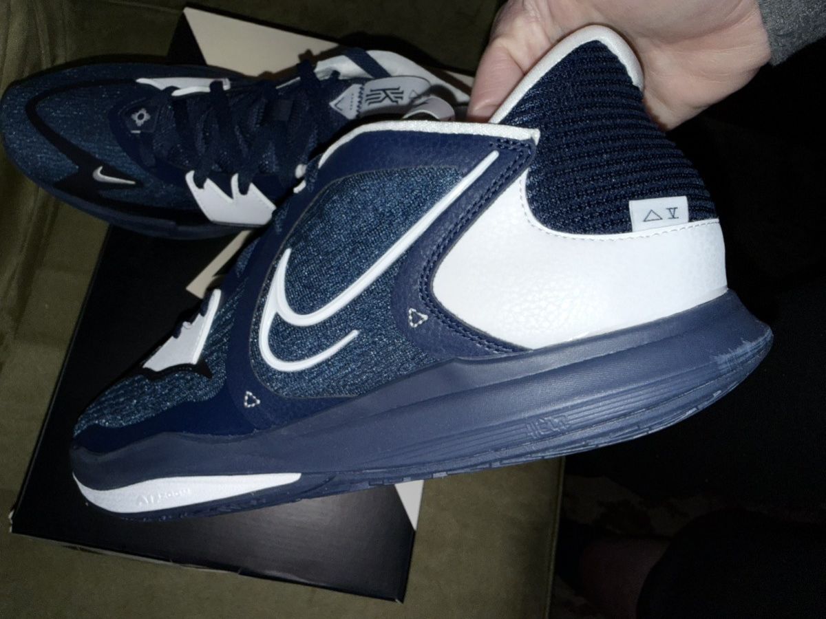 Nike Nike Kyrie 5 TB Promo (players only) Midnight Navy, NEW!! Size US 14 / EU 47 - 11 Thumbnail