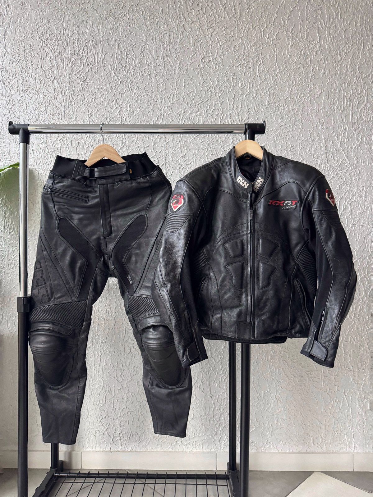 Leather IXS RX5T Vintage Motorcycles Racing Armour Leather Suit Size US M / EU 48-50 / 2 - 1 Thumbnail