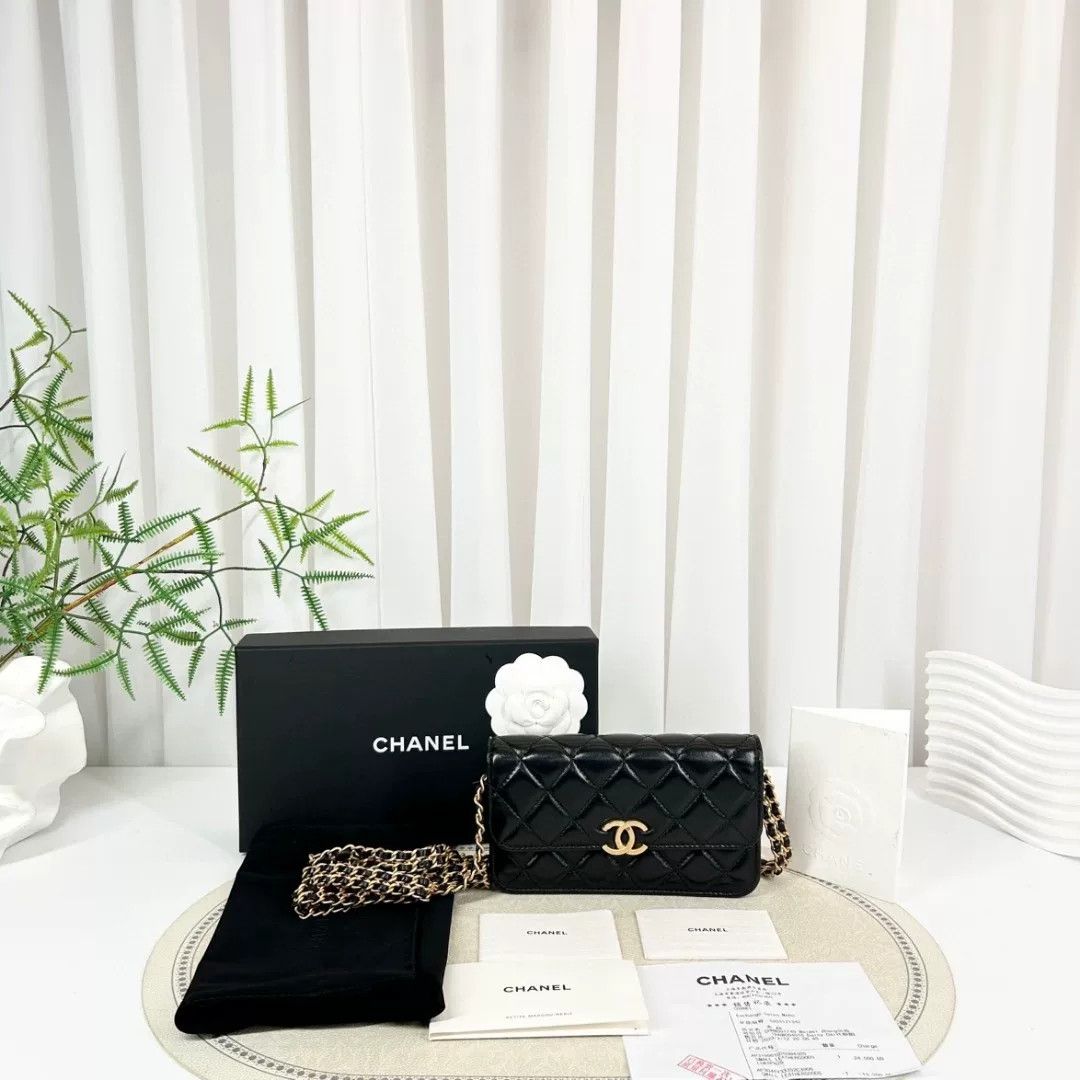 Chanel Pre-loved Bag Very good condition Size ONE SIZE - 1 Thumbnail