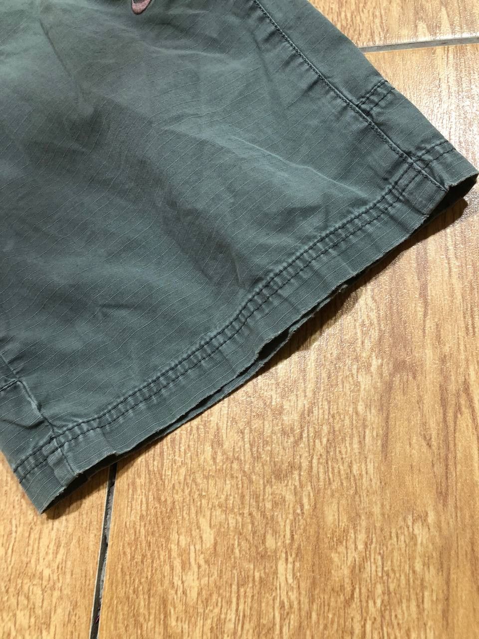 Nike Vintage Nike Shorts Cargo Green Khaki Y2K Size US 34 / EU 50 - 7 Thumbnail