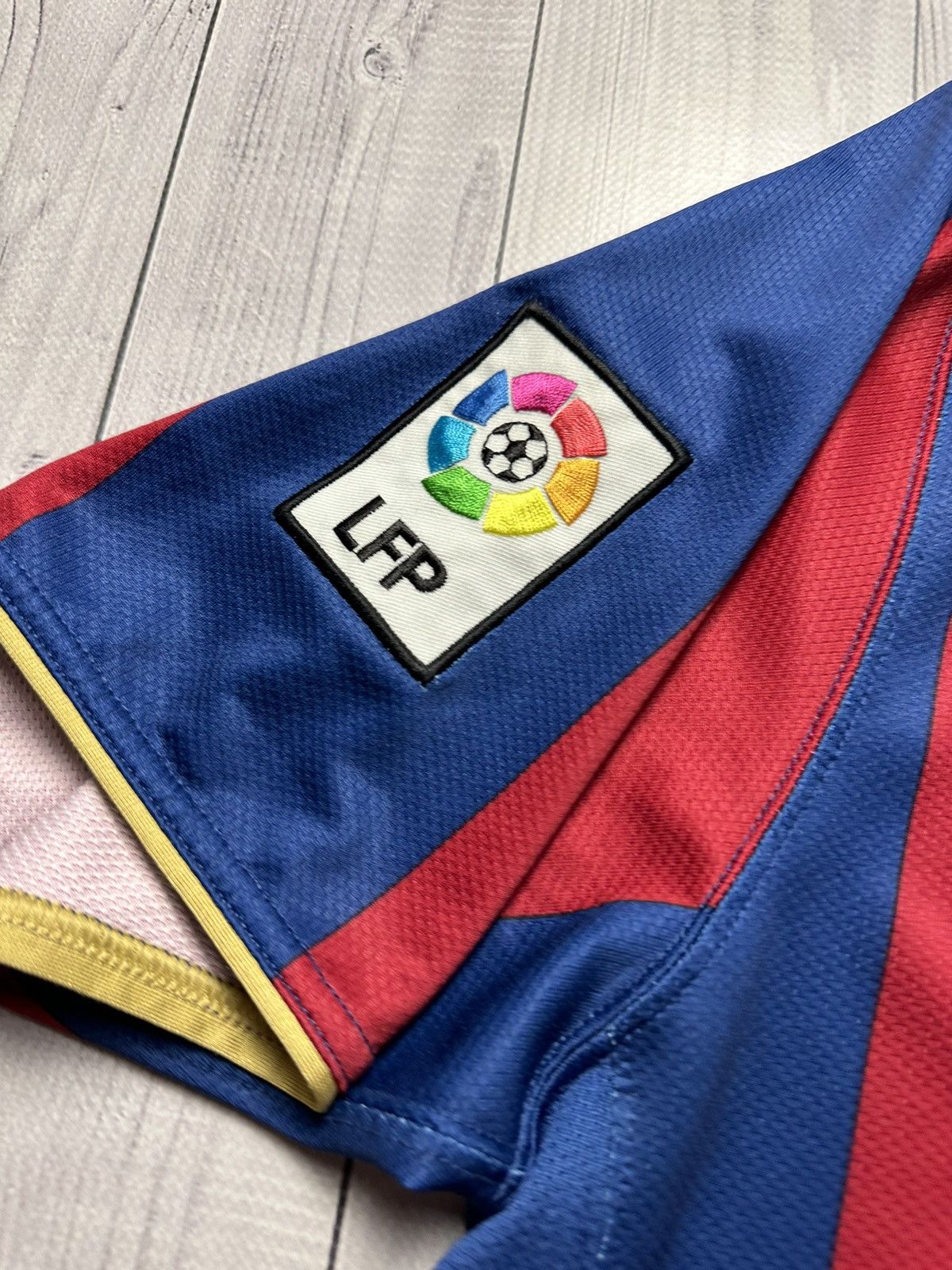 Nike × Vintage Vintage Nike Barcelona soccer jersey 150 years rare size M Size US M / EU 48-50 / 2 - 5 Thumbnail