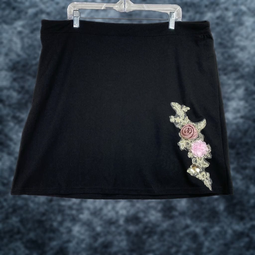 Shein SHEIN Curve Skirt Sz 3XL Black Embroidered Floral Sequins Mini Stretch Boho Size 40" / US 18 - 1 Thumbnail