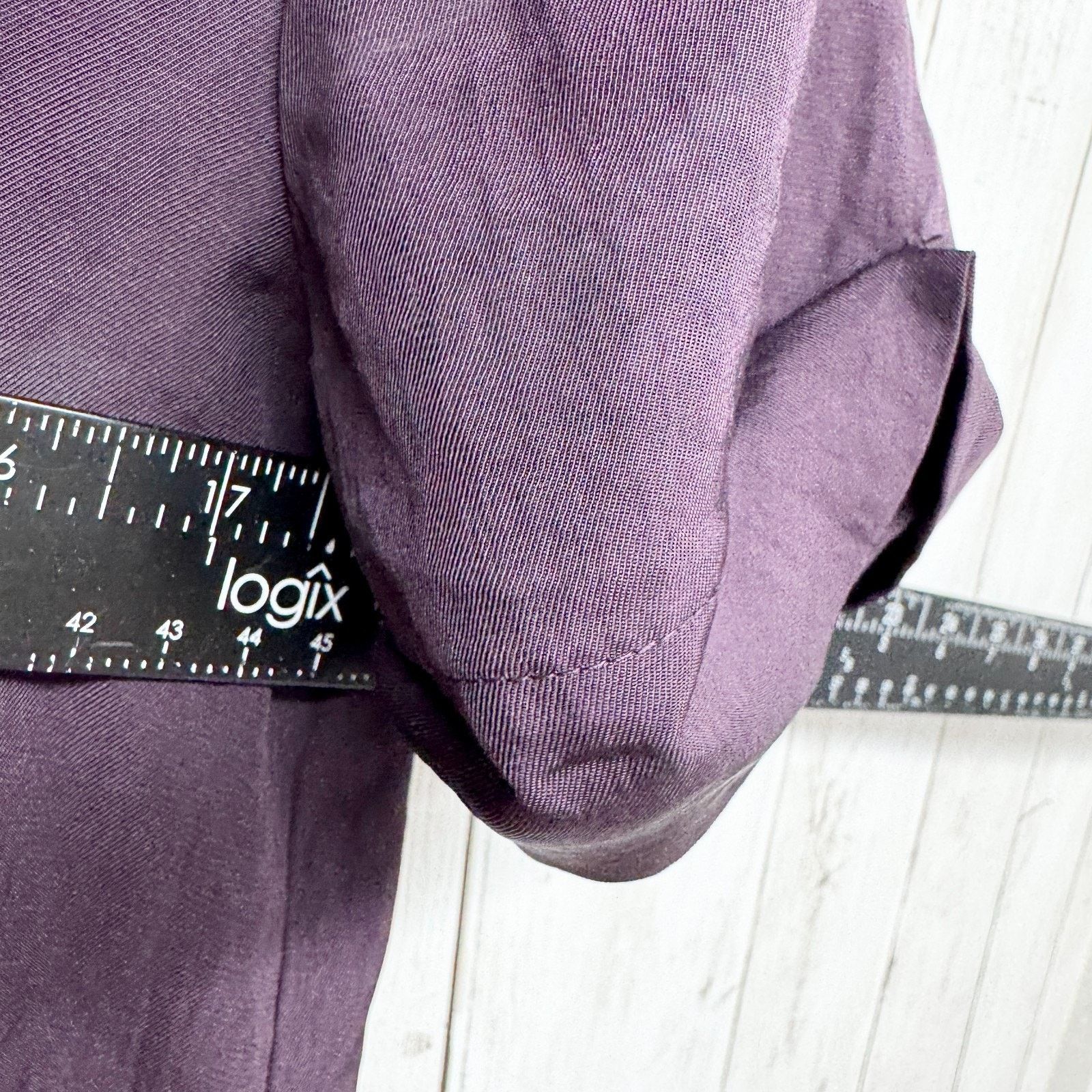 Other Wilfred Top Size XS Plum Vneck Button Short Sleeve Blouse Size XS / US 0-2 / IT 36-38 - 5 Thumbnail