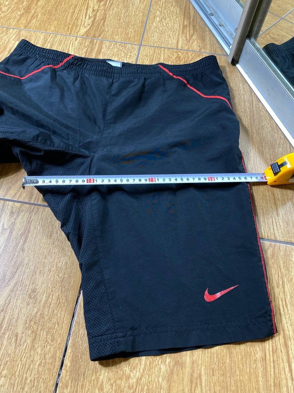 Nike × Vintage 90's NIKE SWOOSH LOGO Y2K RARE RETRO SHORTS Size US 30 / EU 46 - 16 Thumbnail