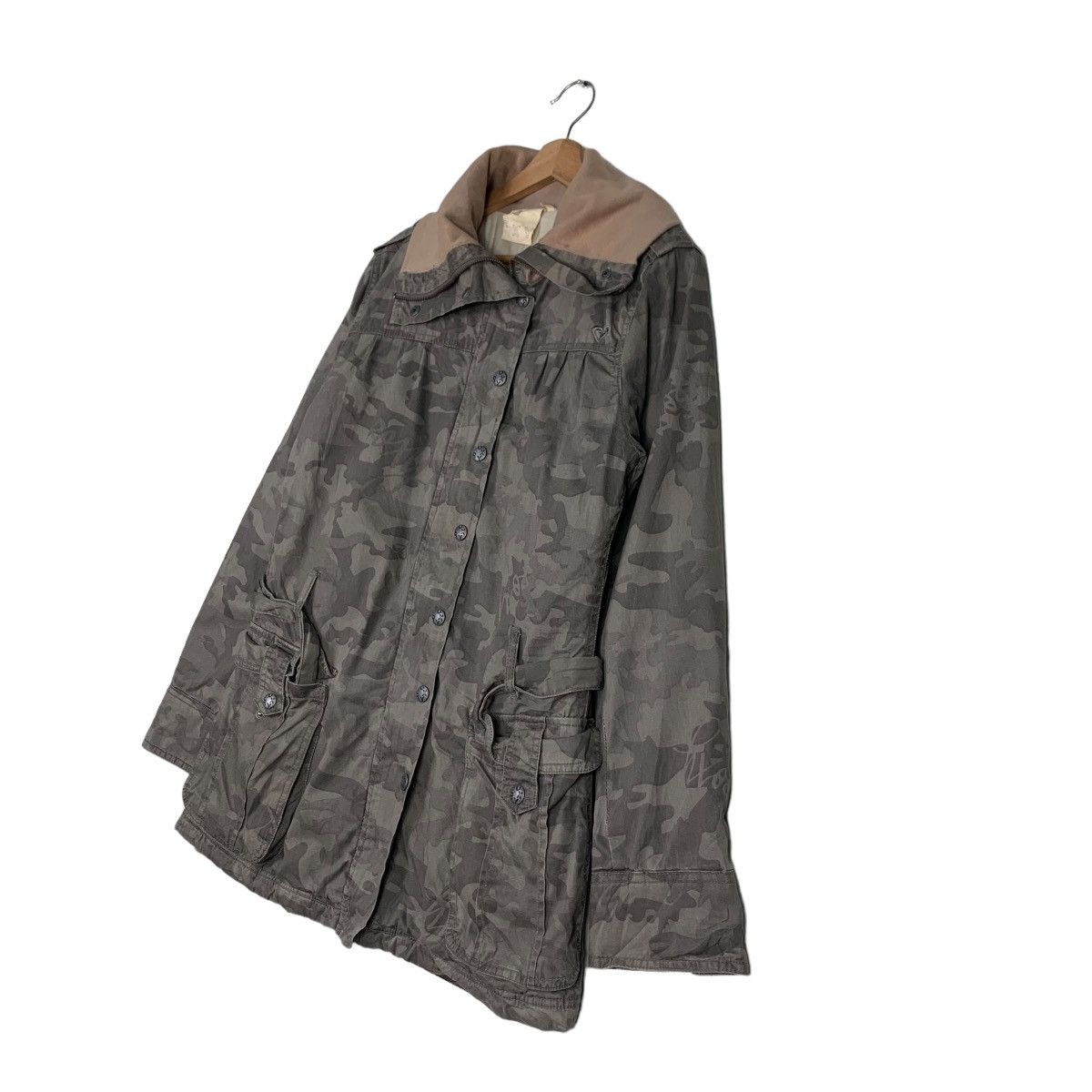 Japanese Brand ROXY Embroidery Small Logo Camo Belted Jacket #0302-C14 Size L / US 10 / IT 46 - 2 Thumbnail