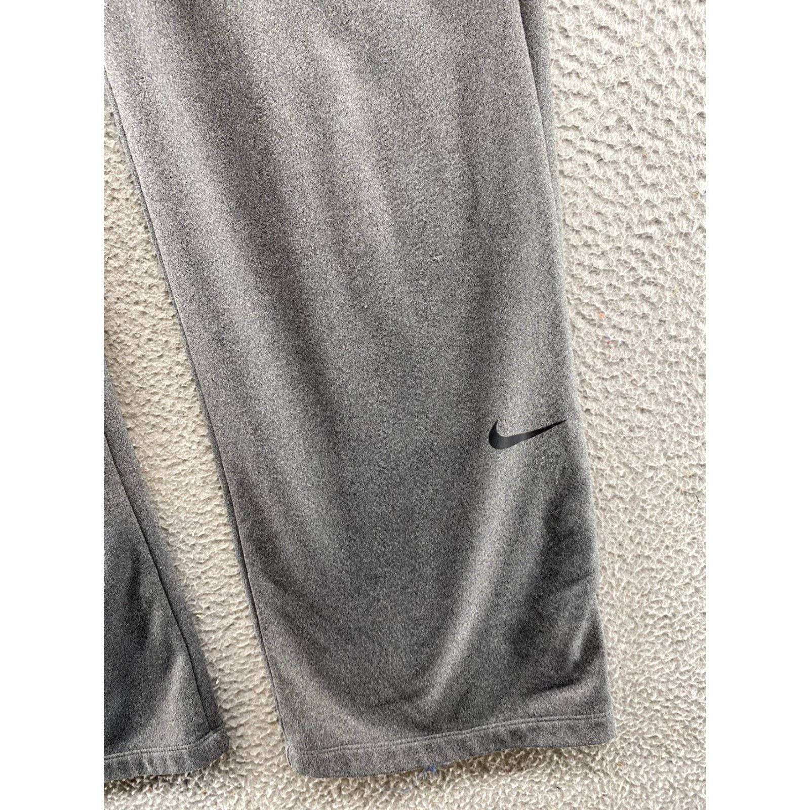Nike Nike THERMA-FIT Training Pants Women’s Gray Stretch Pants AH8945 Size S Workout Pants Women XS? Wait no. Sorry. Size 28" / US 6 / IT 42 - 2 Thumbnail