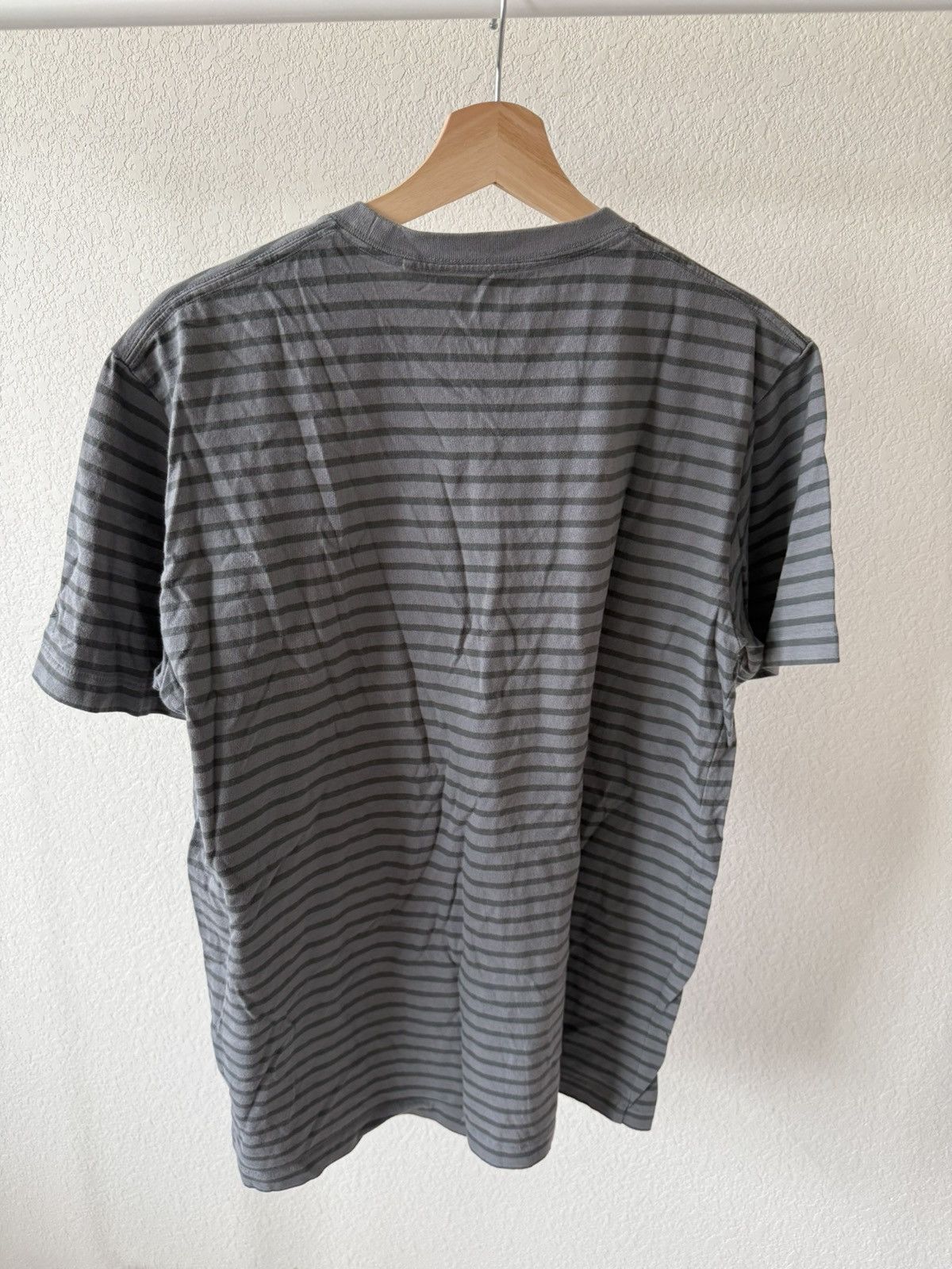 Kaws × Uniqlo Striped Logo T-Shirt Size US L / EU 52-54 / 3 - 3 Thumbnail