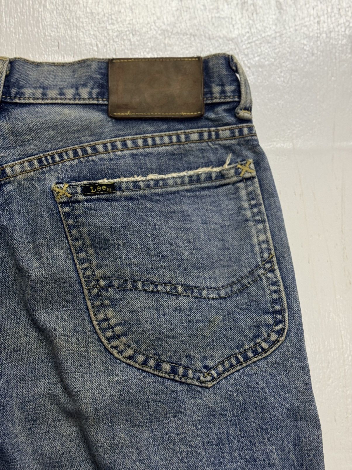 Lee × Vintage Vintage Lee Denim Sunfaded Size US 33 - 8 Thumbnail