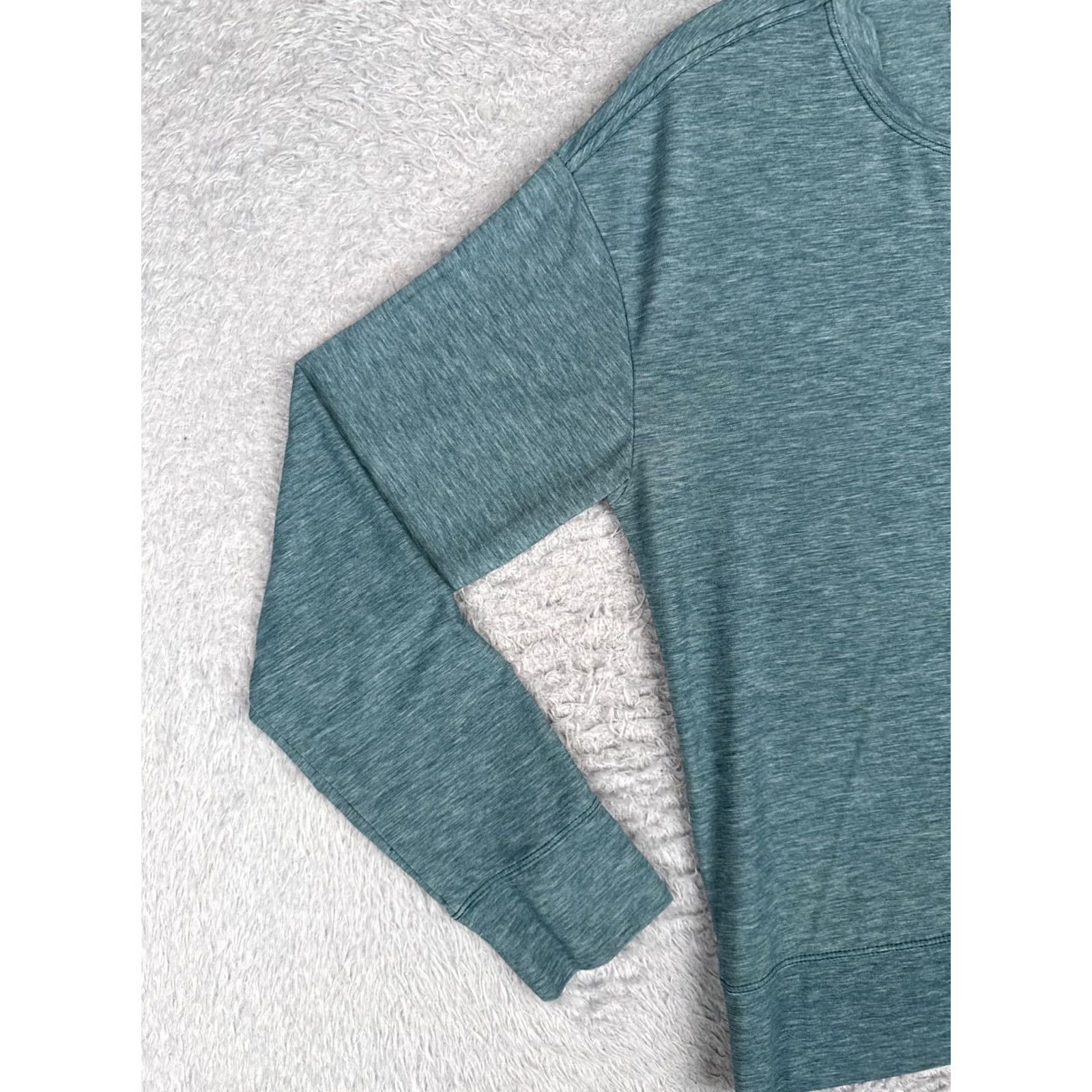 Patagonia Patagonia Shirt Women XS Blue Long Sleeve Crew Poly Blend T-Shirt Casual Outdoor Size XS / US 0-2 / IT 36-38 - 3 Thumbnail