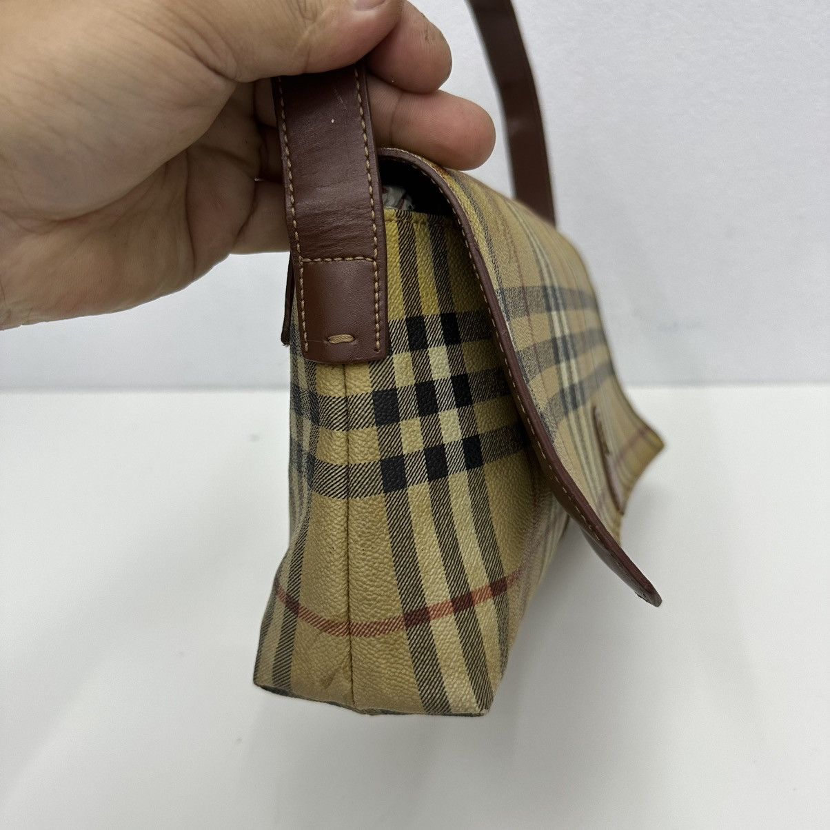 Burberry ‼️YES‼️ AUTHENTIC BURBERRY NOVA CHECK SHOULDER HANDBAG Size ONE SIZE - 4 Thumbnail