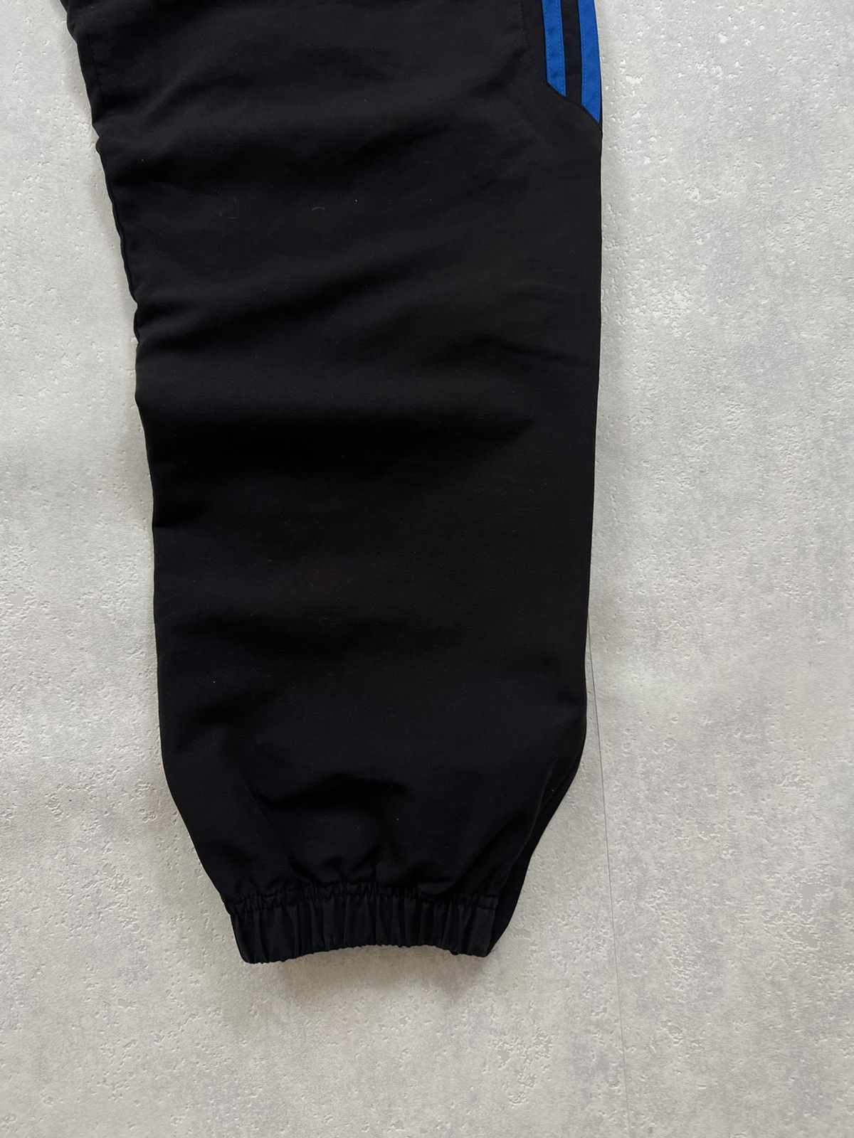 Adidas 00’s ADIDAS RETRO BAGGY 3 STRIPES TRACK PANTS Y2K Size US 32 / EU 48 - 2 Thumbnail