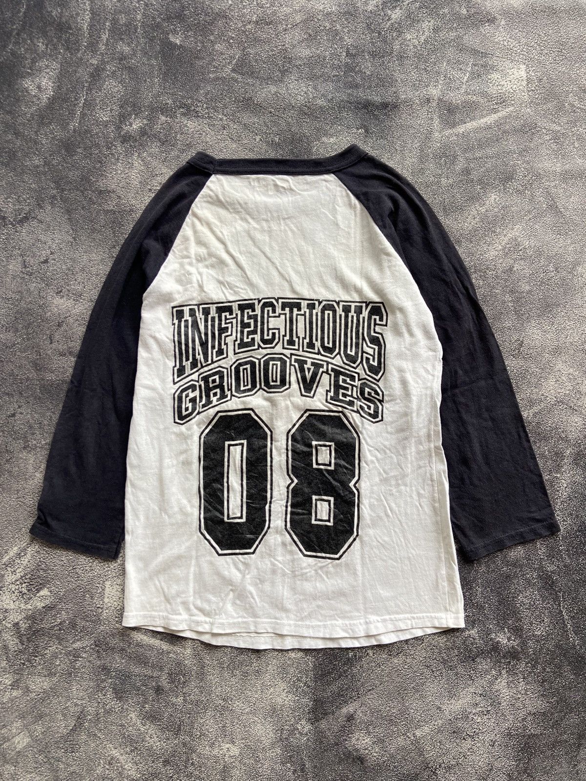 Band Tees Infectious Grooves Raglan Tshirt RARE! Size US M / EU 48-50 / 2 - 8 Thumbnail