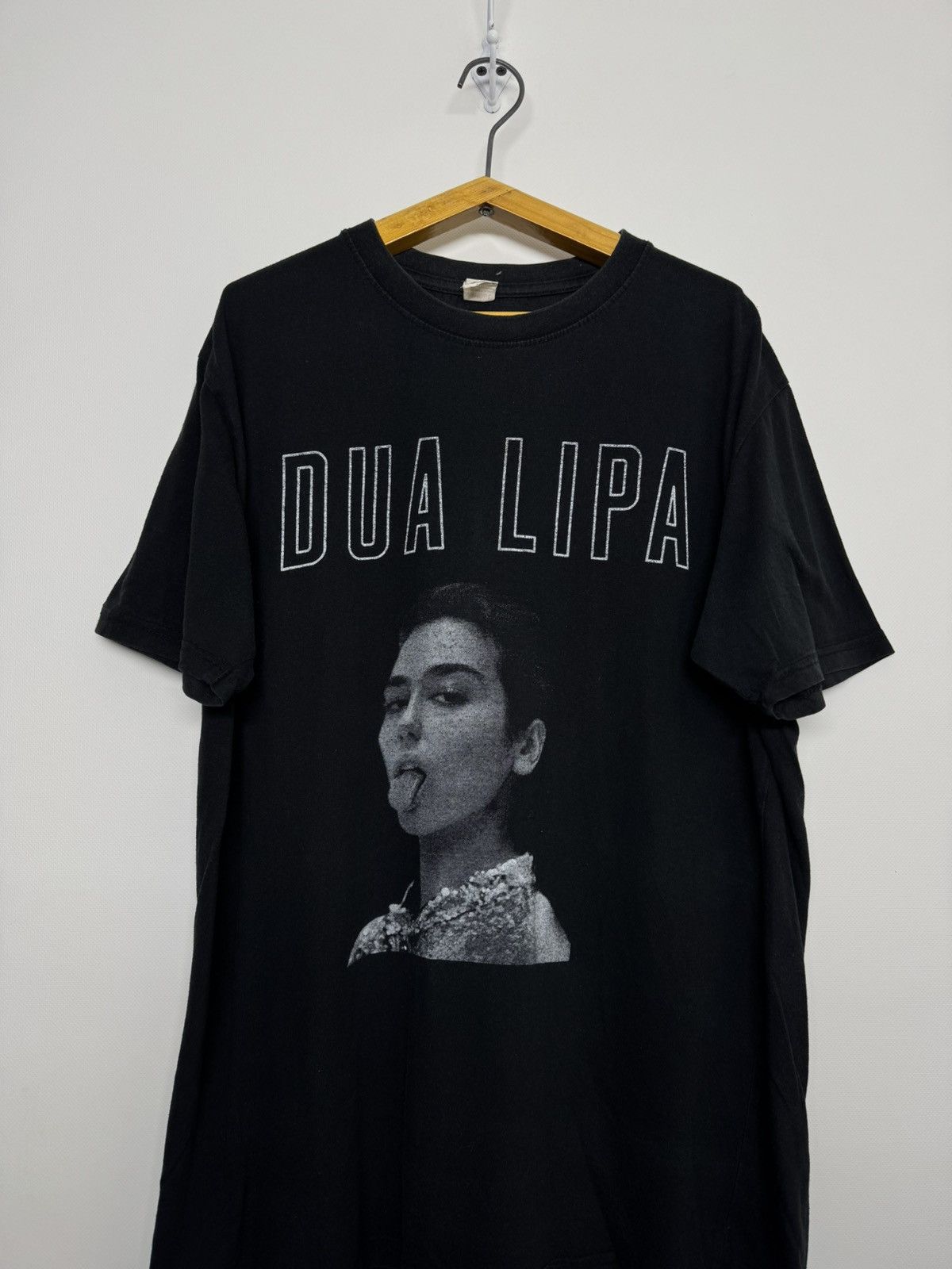 Vintage Dua Lipa Black T Shirt Ladies Size US XL / EU 56 / 4 - 4 Thumbnail