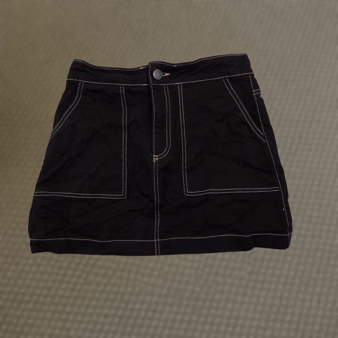 Zara Zara TRF Collection Skirt Womens Medium Black Contrast Stitch Mini Pockets Zipper Button Size 32" / US 10 / IT 46 - 1 Thumbnail