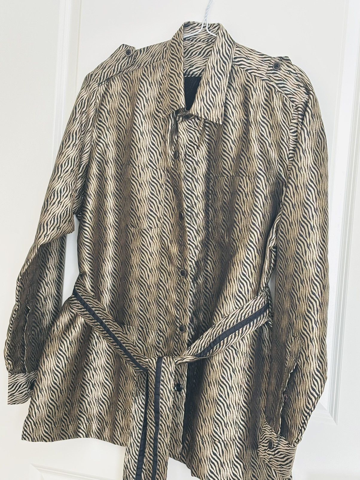 Designer Pure silk Black & Gold Unisex Jacket with Zebra pattern Size US L / EU 52-54 / 3 - 7 Thumbnail