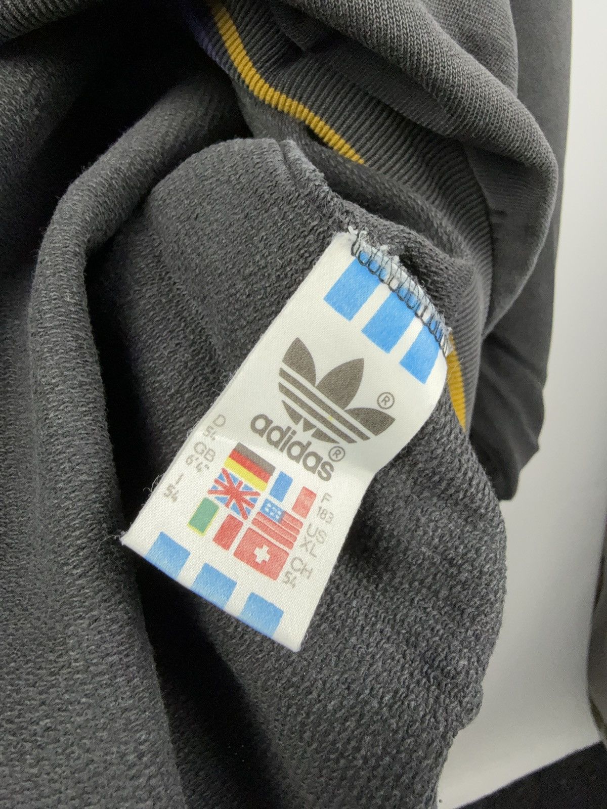 Adidas × Vintage Vintage 90s Faded Distressed Adidas pocket Sweatshirt Y2K Size US XL / EU 56 / 4 - 4 Thumbnail