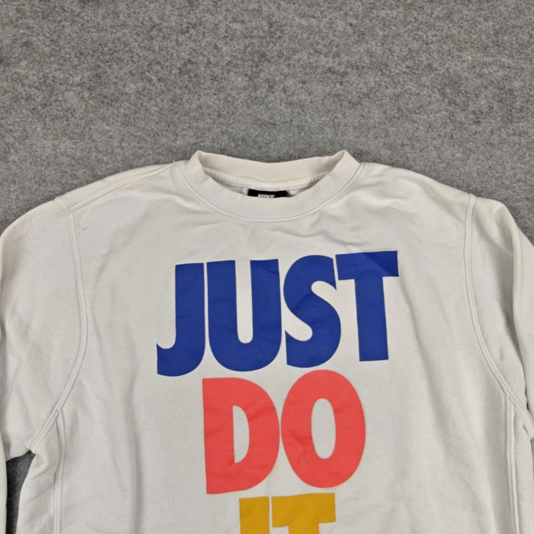 Nike Nike Sweatshirt Womens M White Crewneck Just Do It Graphic Fleece Pullover Size M / US 6-8 / IT 42-44 - 4 Thumbnail
