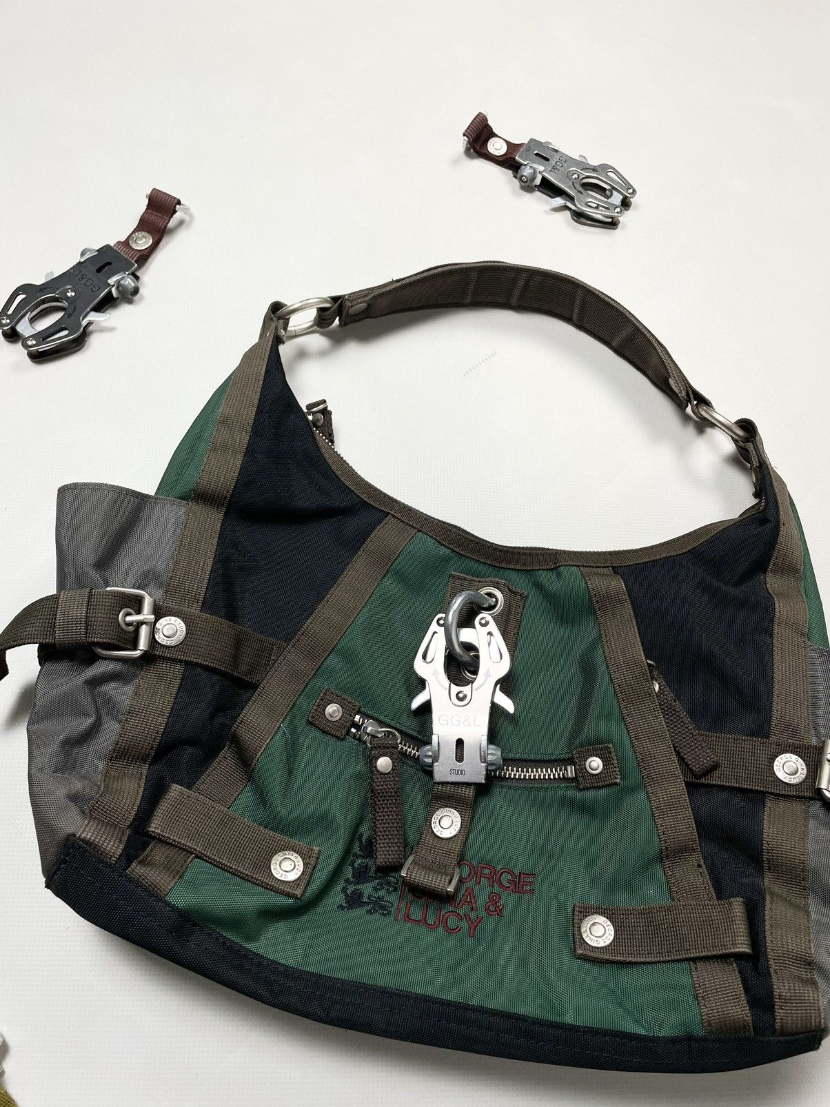 Japanese Brand George Gina & Lucy Popalicious Green Alyx Carabiner Bag GGL Size ONE SIZE - 4 Thumbnail