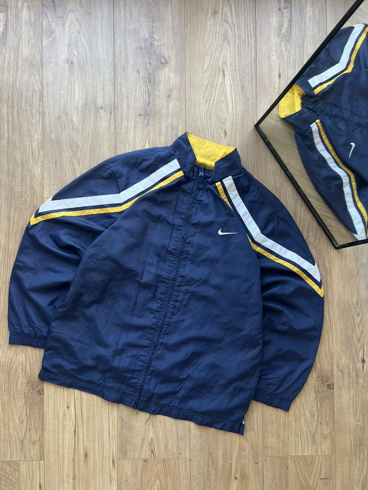 Nike 00’s NIKE RARE SWOOSH LOGO VINTAGE TRACK JACKET Size US M / EU 48-50 / 2 - 1 Thumbnail