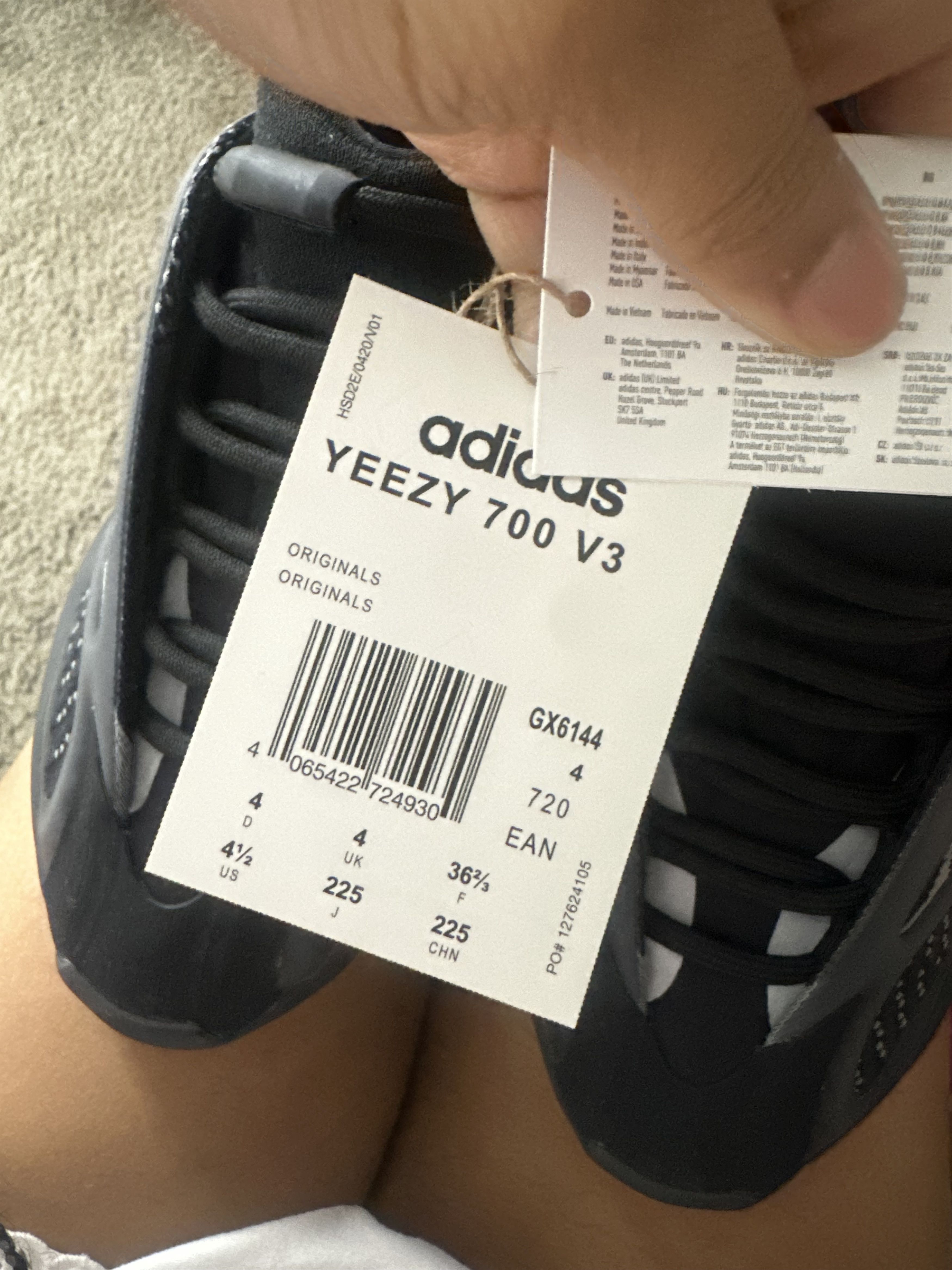 Adidas Adidas Yeezy 700 V3 (Brand new) Size US 5 / EU 37 - 1 Thumbnail