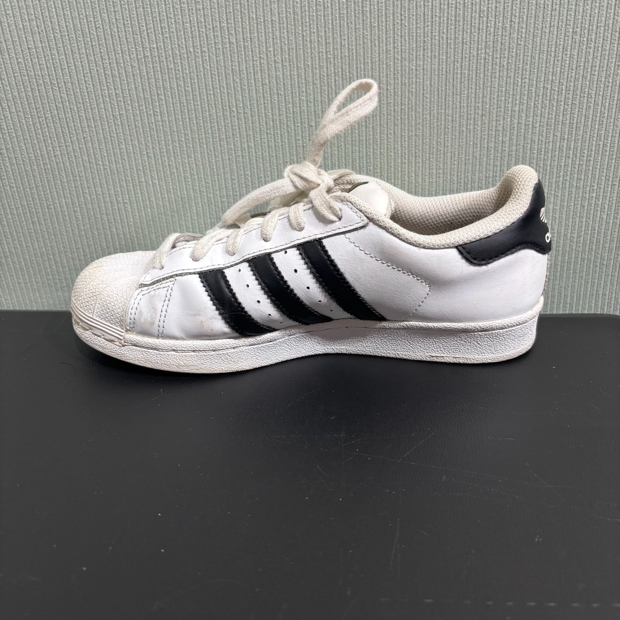 Adidas Adidas Superstar Women’s 5 White Black FX5453 Classic Shel Size US 5 / IT 35 - 8 Thumbnail