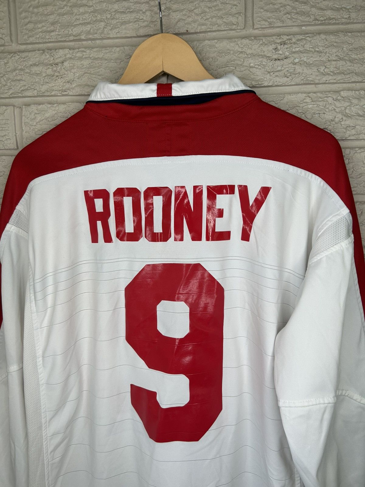 Umbro Vintage 2003 Umbro England Rooney Long Sleeve Home Jersey Size US XL / EU 56 / 4 - 7 Thumbnail