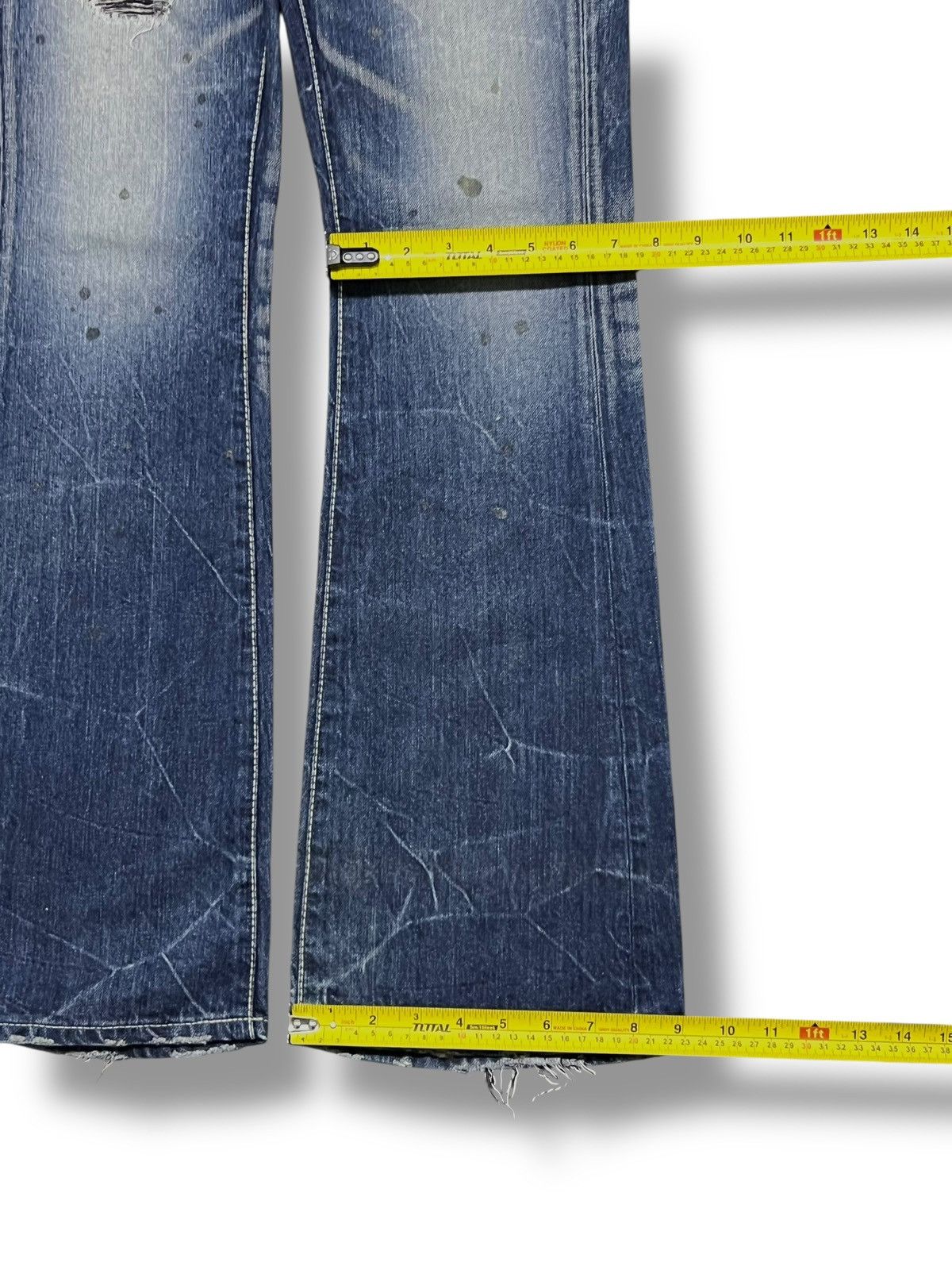 Vanquish Vanquish Studded Clawmark, Distressed Faded Acid Wash Flared Size US 29 - 18 Thumbnail