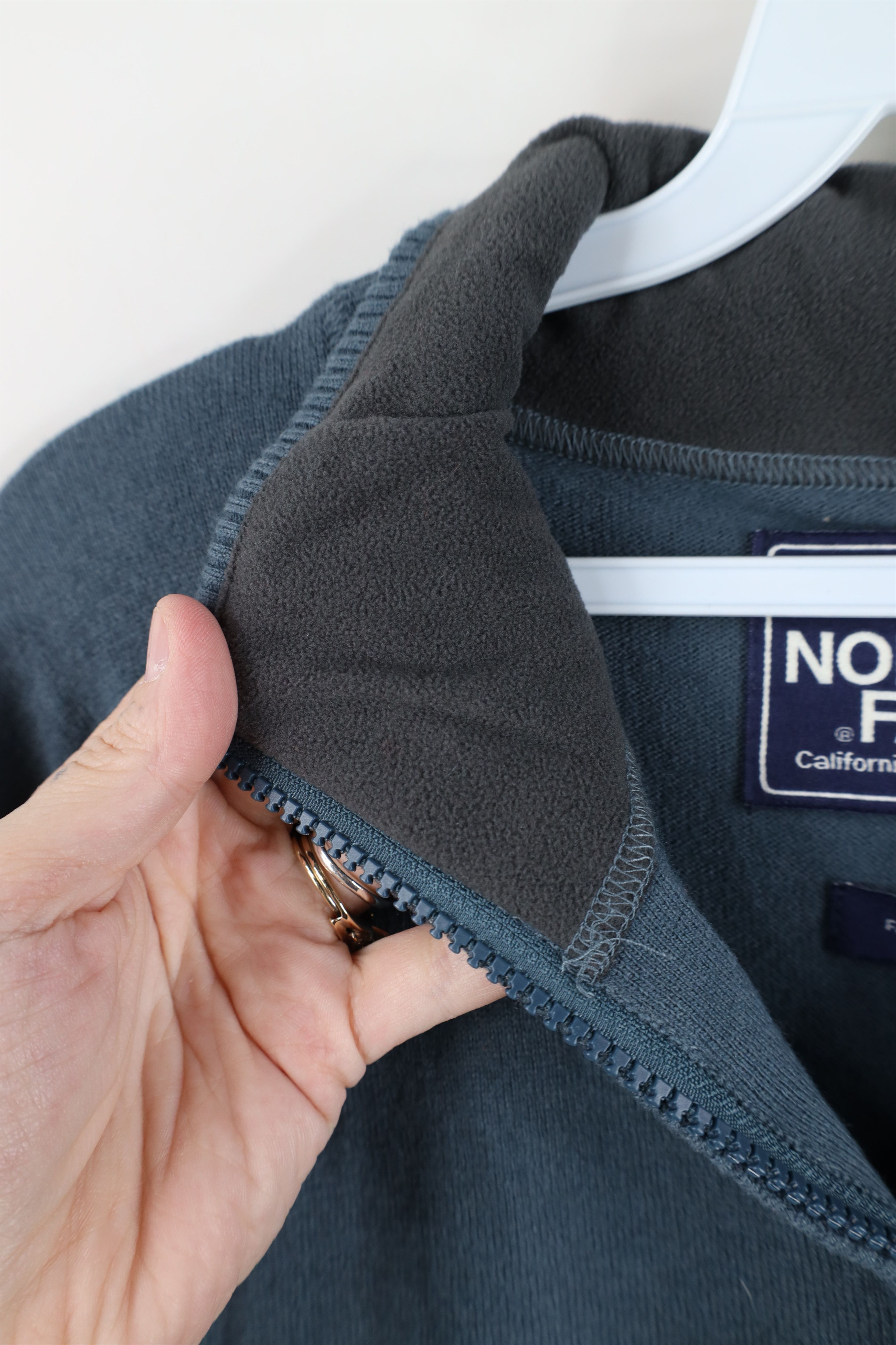 The North Face Vintage The North Face Lightweight Wool Blend Knit Sweater Size US L / EU 52-54 / 3 - 7 Thumbnail