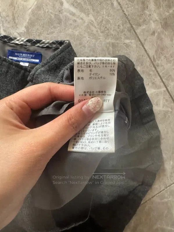Burberry Burberry Grey Wool-Blend Women's Shorts. Size 23" - 7 Thumbnail