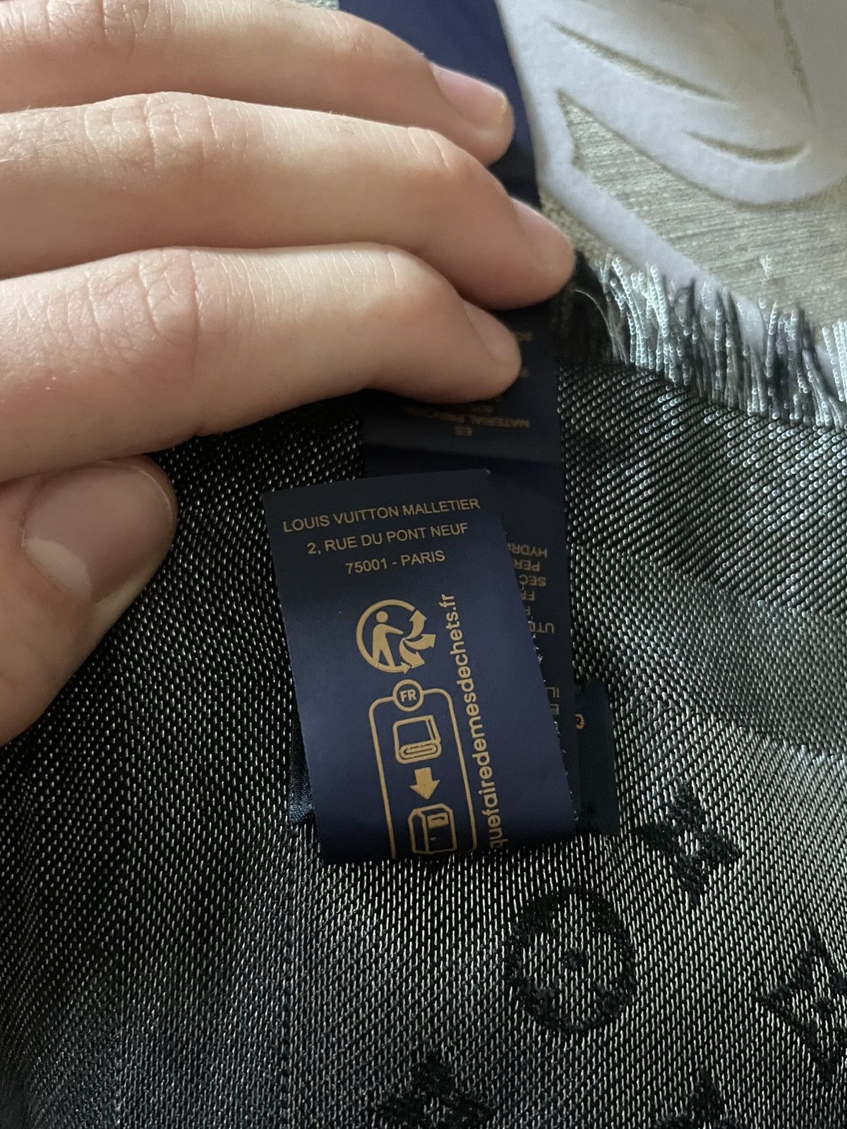 Louis Vuitton Louis Vuitton scarf(650€ in Paris store) Size ONE SIZE - 6 Thumbnail