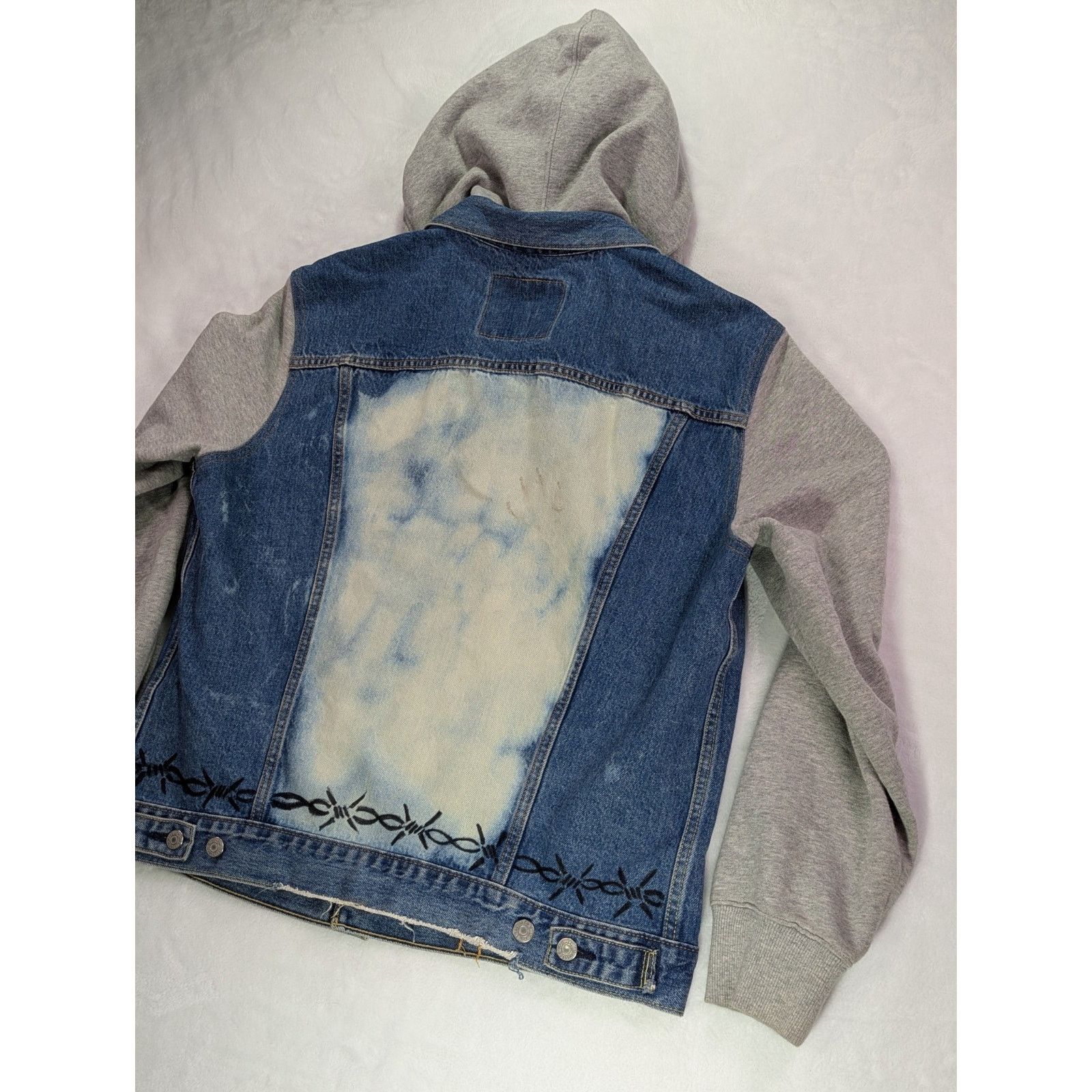 Levi's Custom Levi’s Barbed Wire Bleached Hooded Trucker Jacket L Size US L / EU 52-54 / 3 - 12 Thumbnail