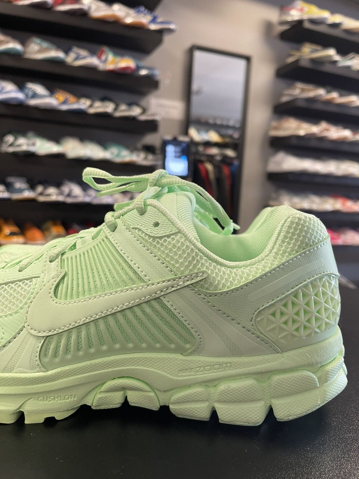 Nike Size 8.5 - Nike Zoom Vomero 5 Lime Green Clean! Size US 8.5 / EU 41-42 - 5 Thumbnail