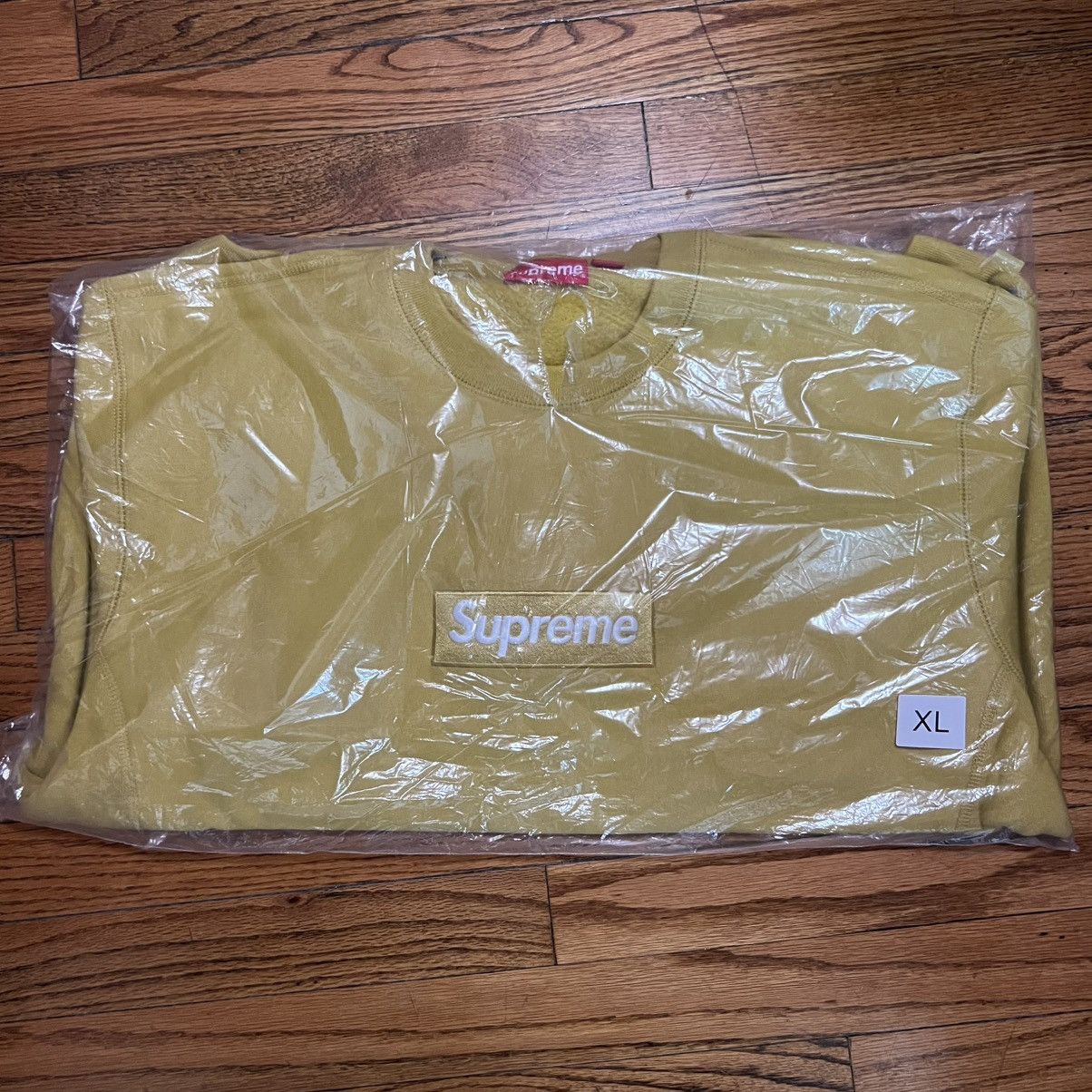 Supreme Supreme Box Logo Crewneck FW18 Mustard Size: XL Size US XL / EU 56 / 4 - 2 Thumbnail