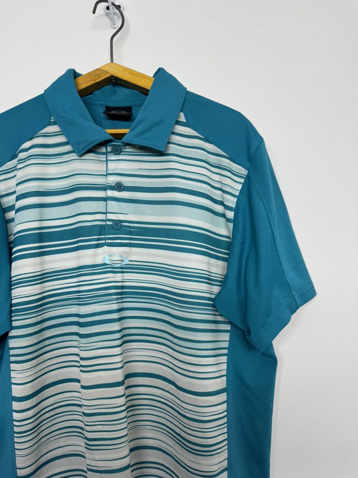 Oakley Vintage Y2k Oakley Golf Polo Size US M / EU 48-50 / 2 - 5 Thumbnail