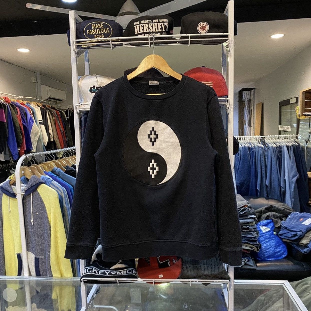 Marcelo Burlon Marcelo Burlon County of Milan Yin Yang Crewneck Sweatshirt Size US M / EU 48-50 / 2 - 1 Thumbnail